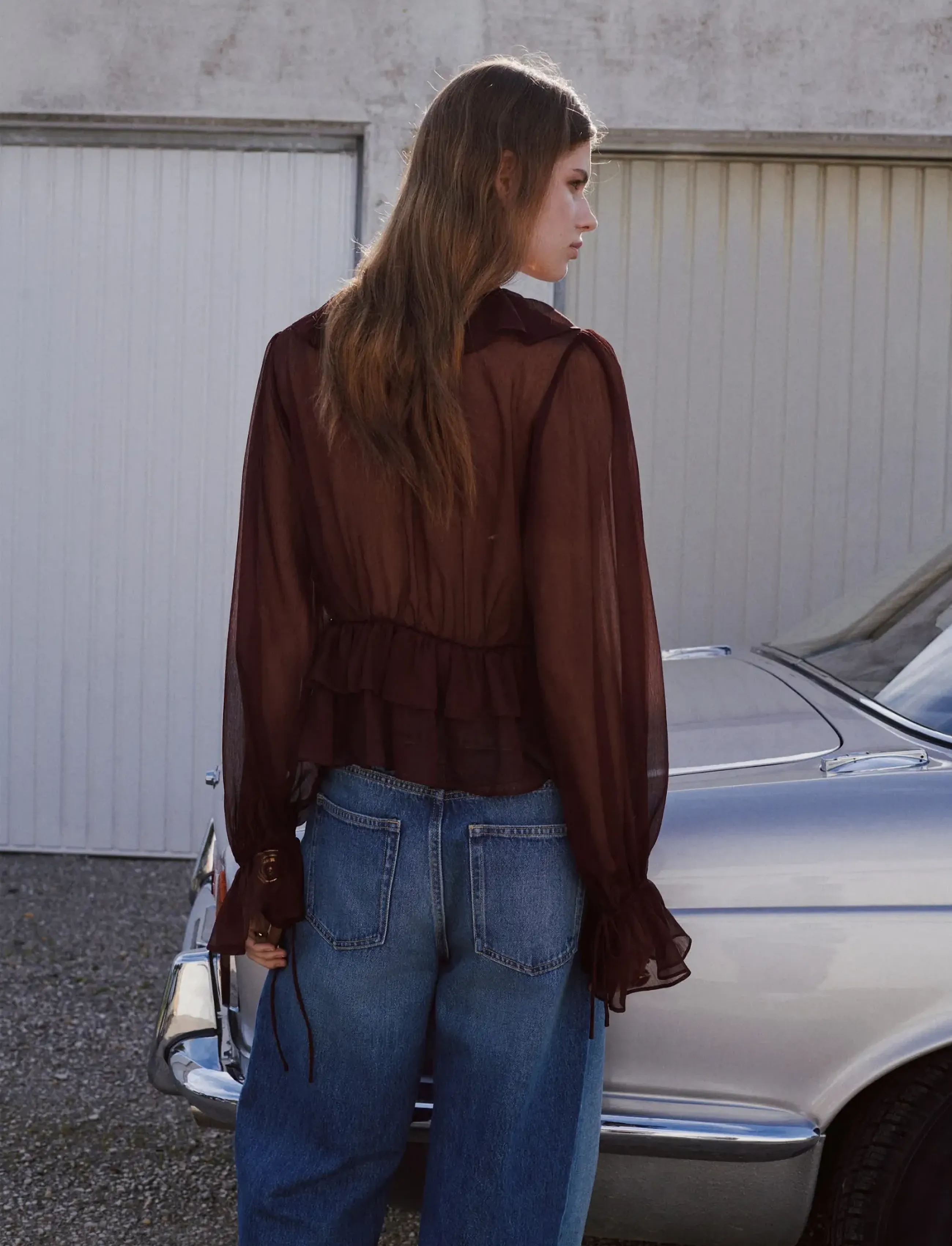 Mango - Fluid ruffled blouse - langærmede bluser - dark brown - 2