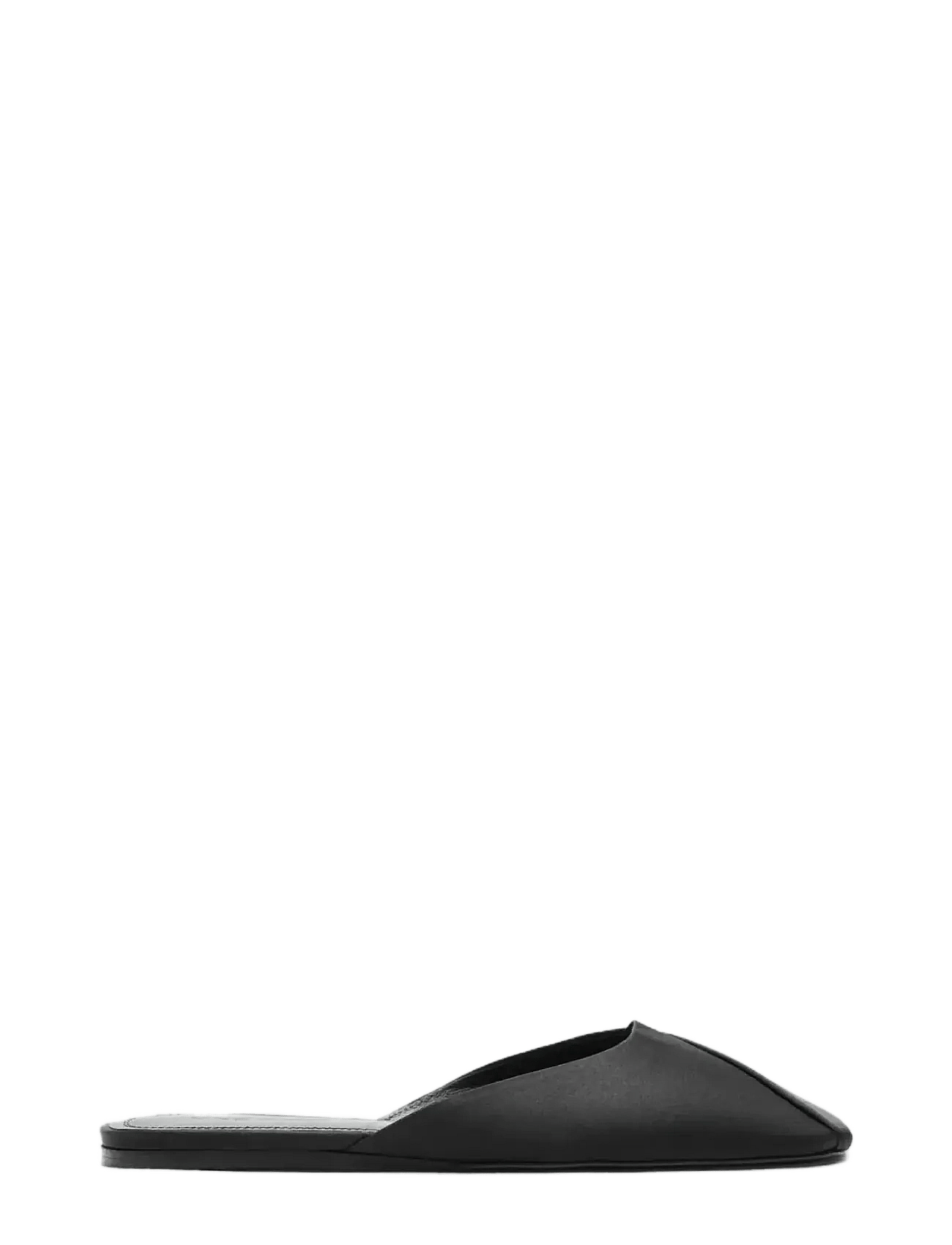 Backless flat shoe