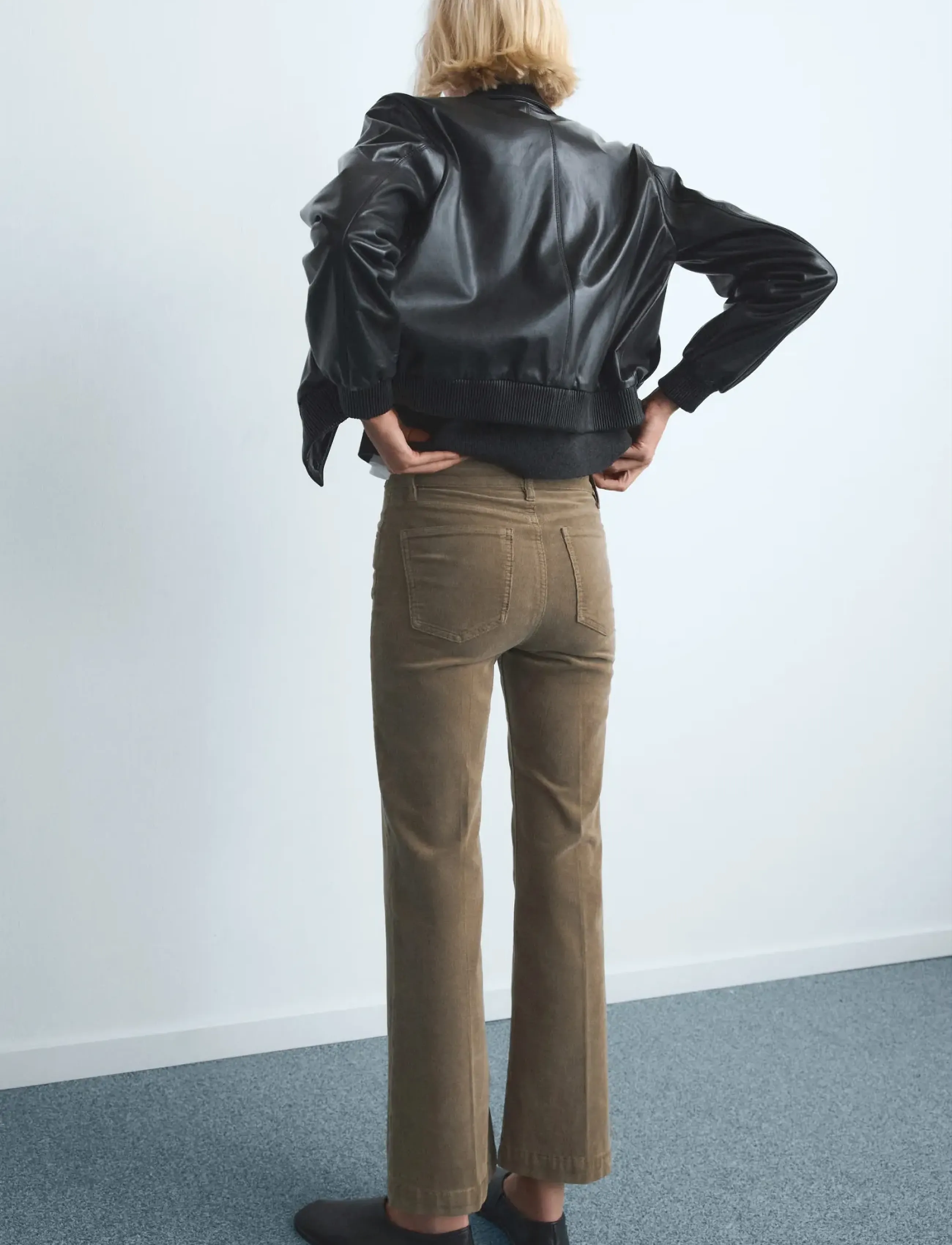 MANGO Corduroy Flared Jeans dam – bild 2