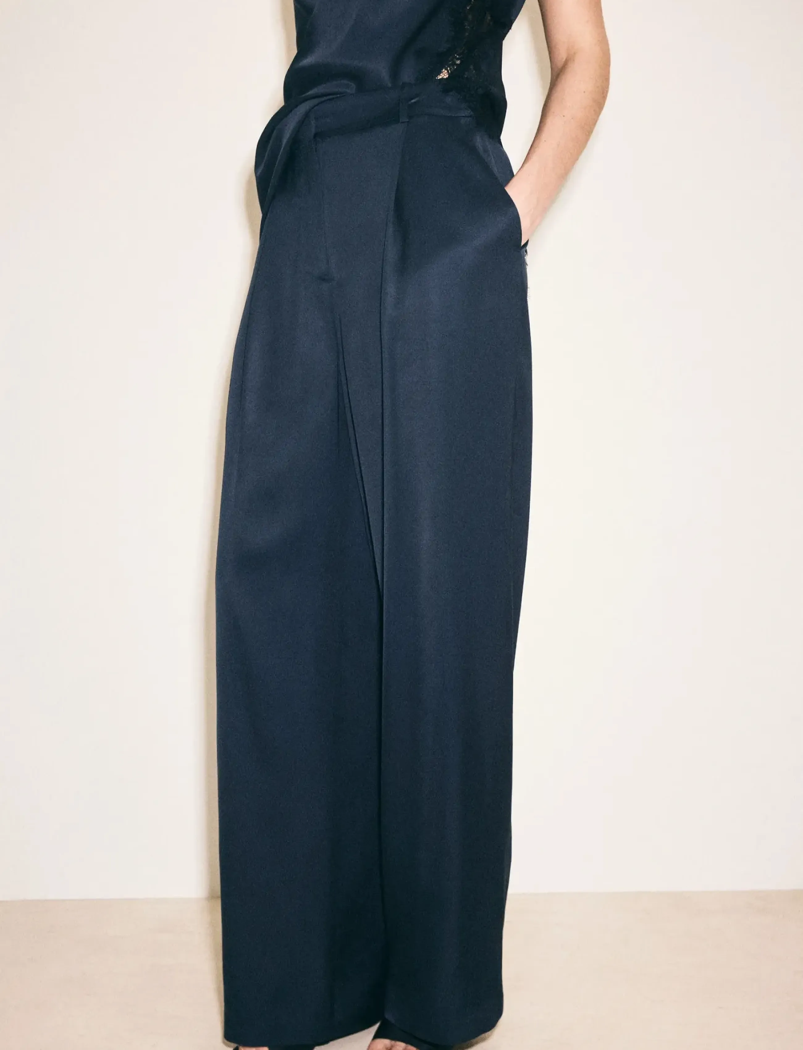 Mango Satin Straight-Fit Trousers, M, Blau - Straight Leg, Frauen