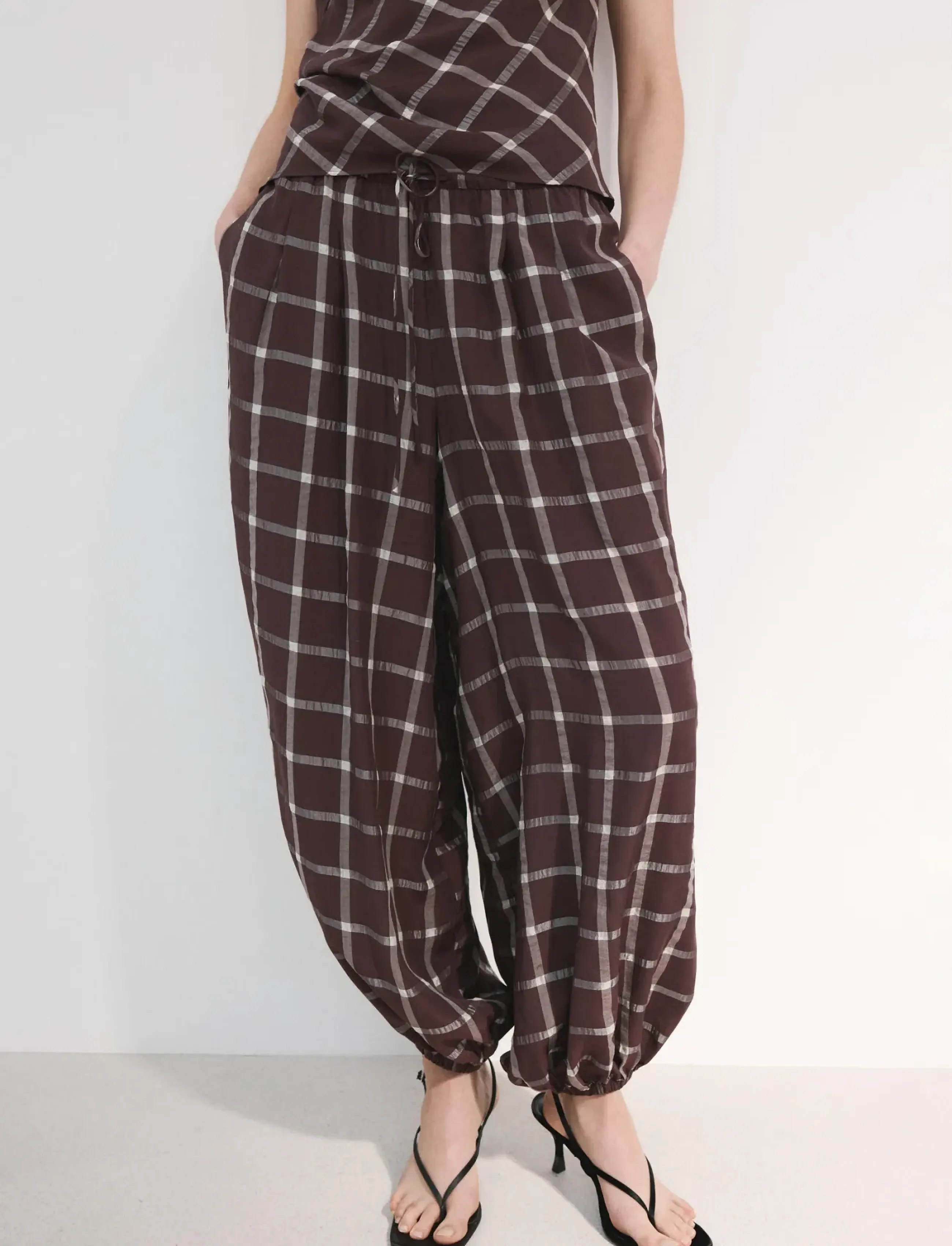 Mango Mid-rise harem pants - Bukser - DARK RED / brown