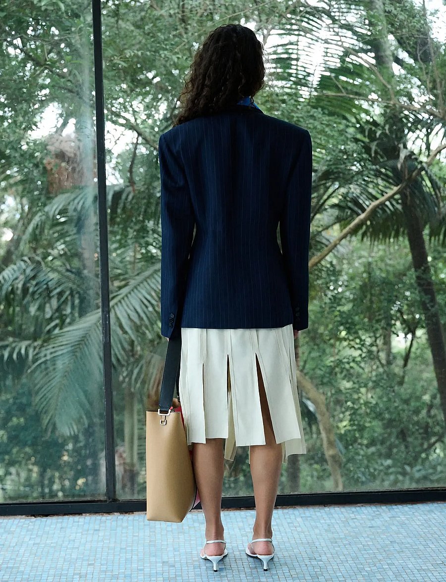 Mango - Midi skirt with pleated asymmetric hem - plisserade kjolar - lt pastel brown - 2