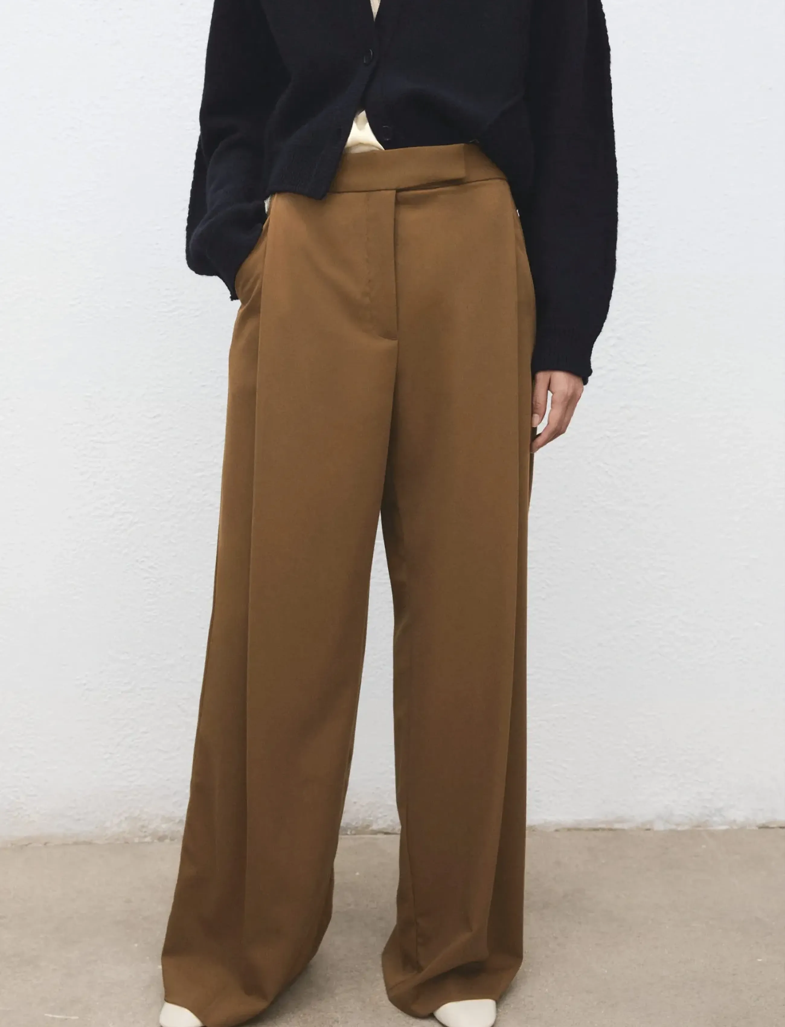 Mango Pleated Wide Leg Trousers, Kvinder, Plisserede Vide Ben Bukser, Brun, Str: 38