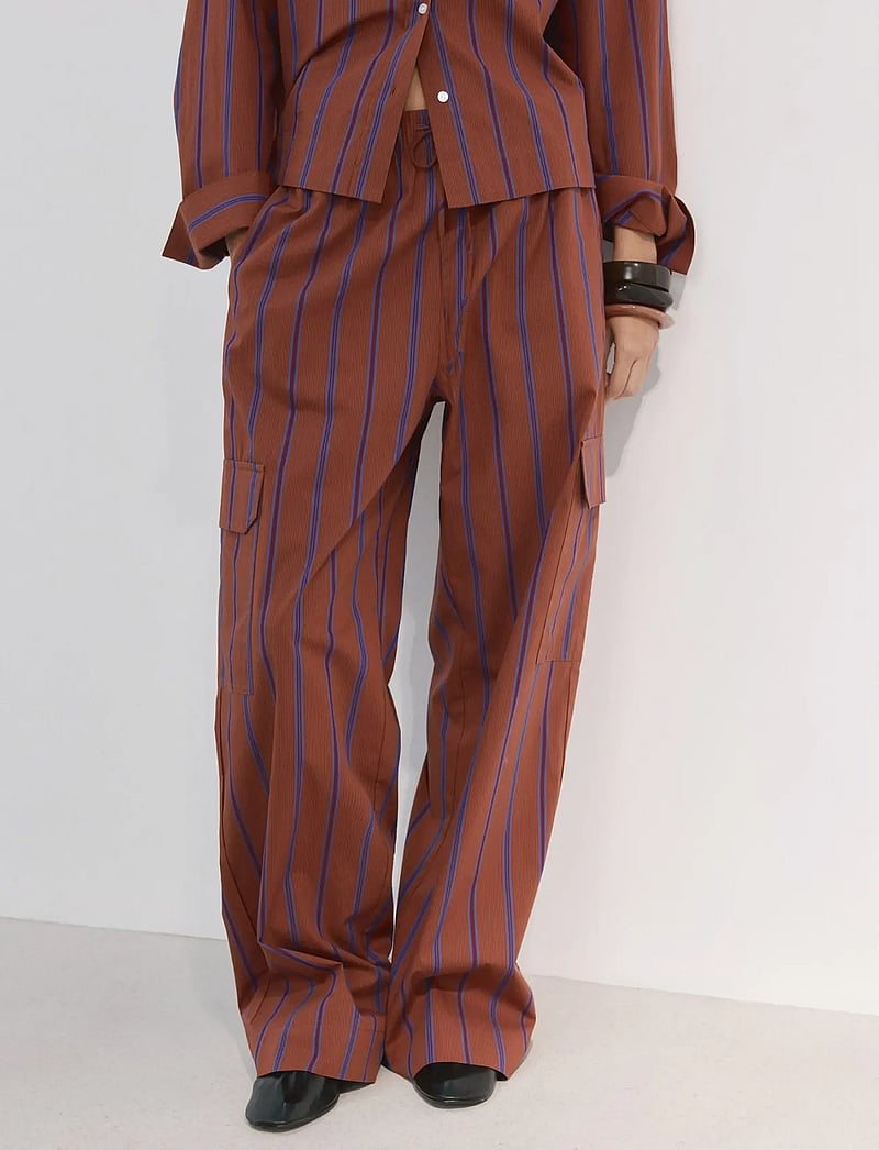 Mango - Cargo trousers with lateral pockets - cargo-hosen - rust - copper - 0