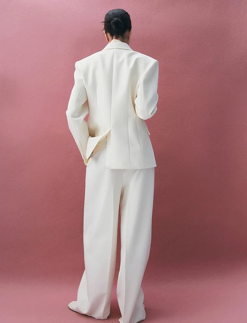 Mango - Fitted double-breasted blazer - double breasted blazers - light beige - 2