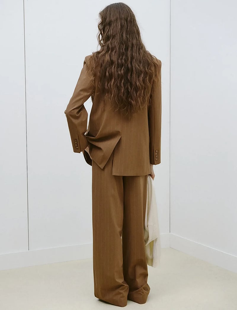 Mango - Pinstripe suit blazer - enkeltradede blazere - dark brown - 2