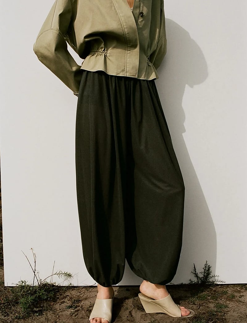 Mango - Mid-rise harem pants - barrelbyxor - beige - khaki - 0