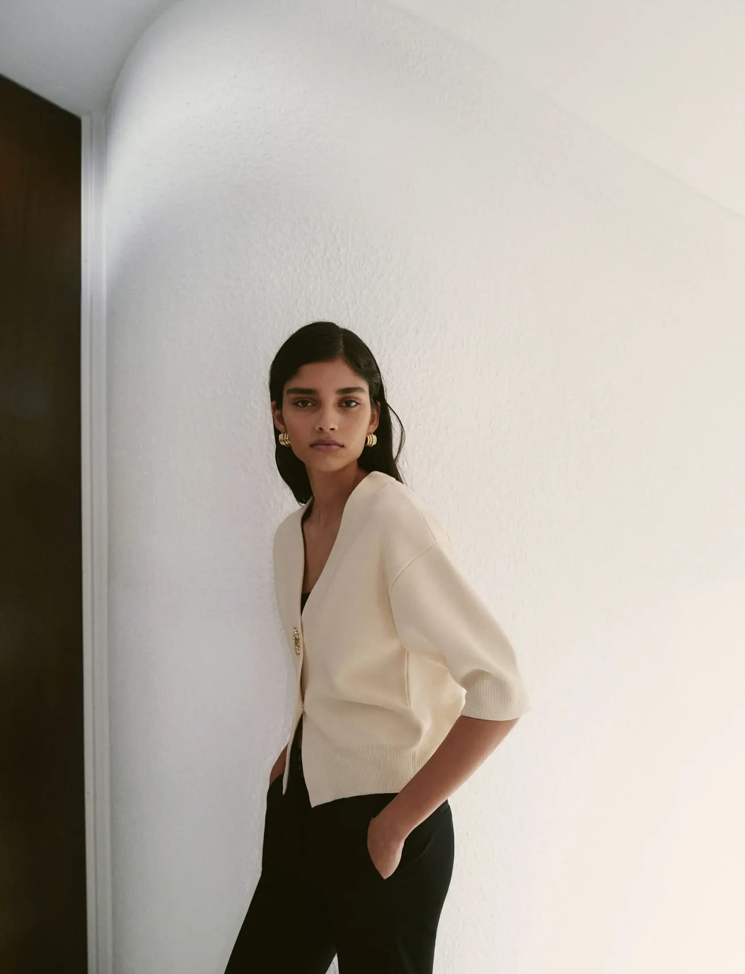 Mango Knitted cardigan with jewel button - Cardigans - LIGHT BEIGE / cream