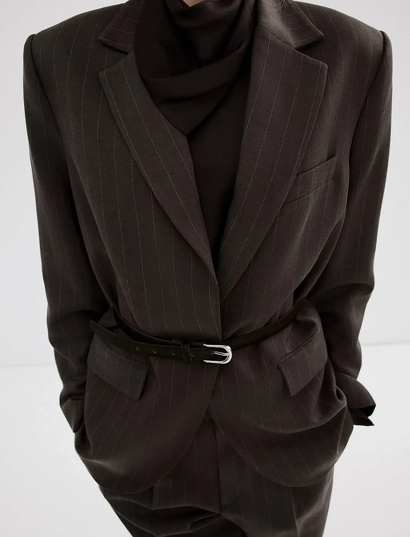 Mango - Pinstripe suit blazer - enkelknäppta kavajer - dark brown - 0
