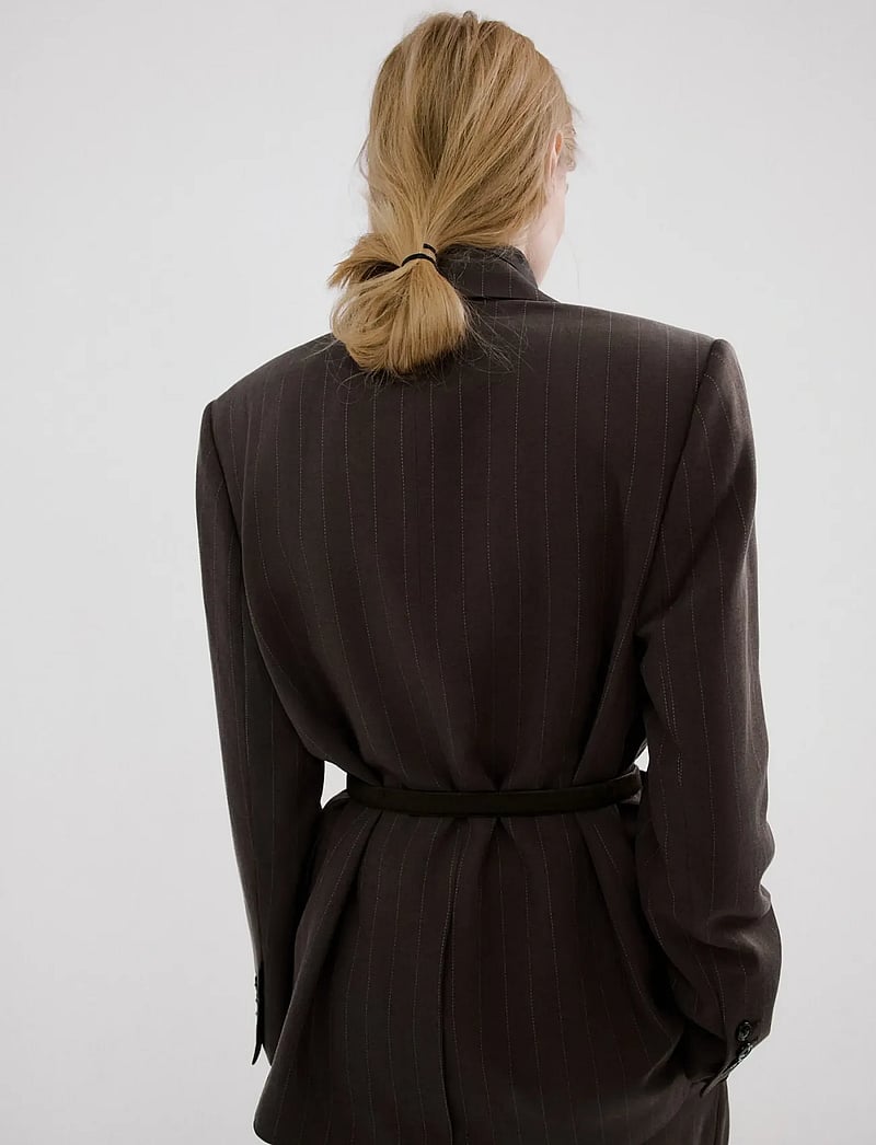 Mango - Pinstripe suit blazer - enkelknäppta kavajer - dark brown - 2
