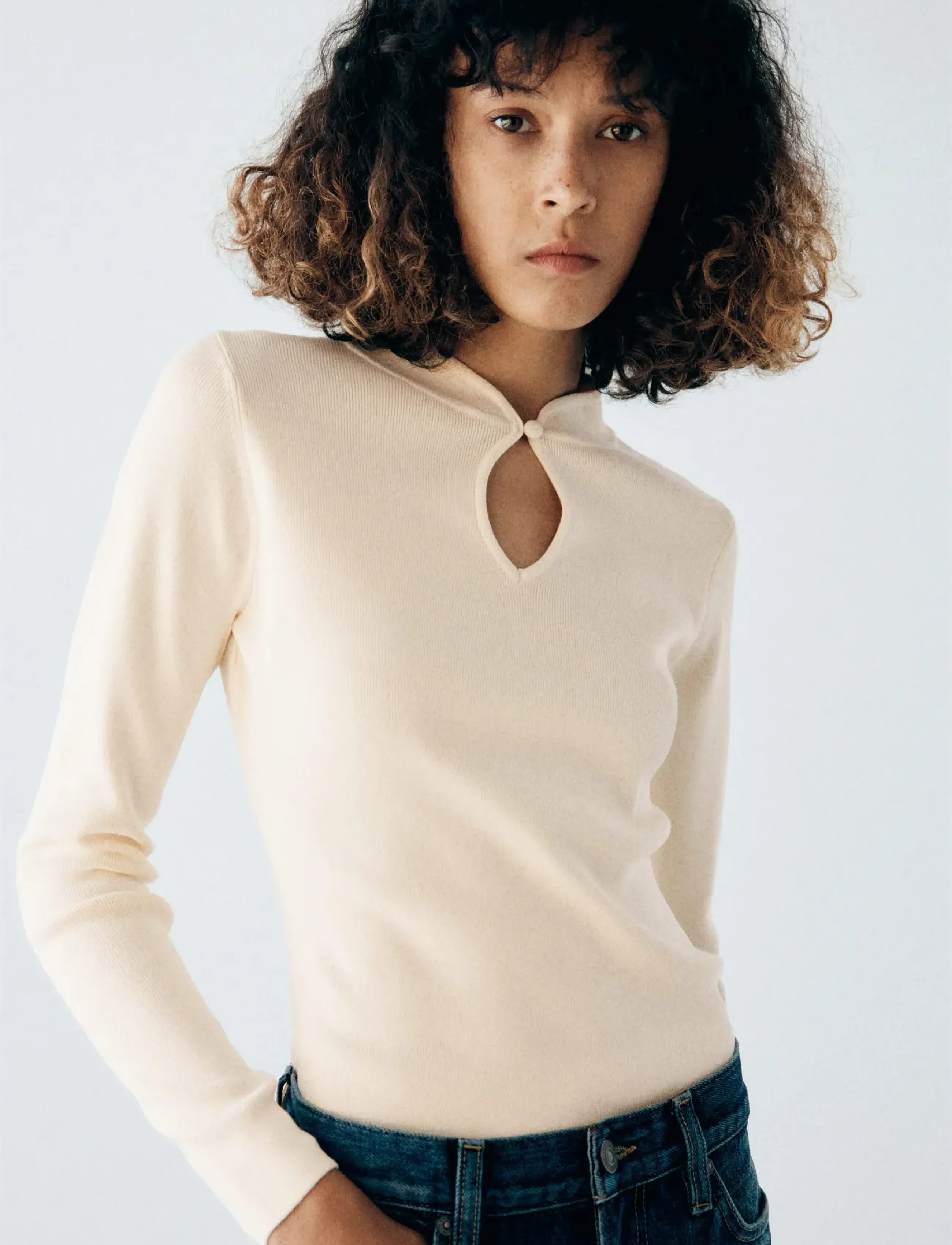 Mango - Fine-knit cut-out jumper - striktrøjer - light beige - 0