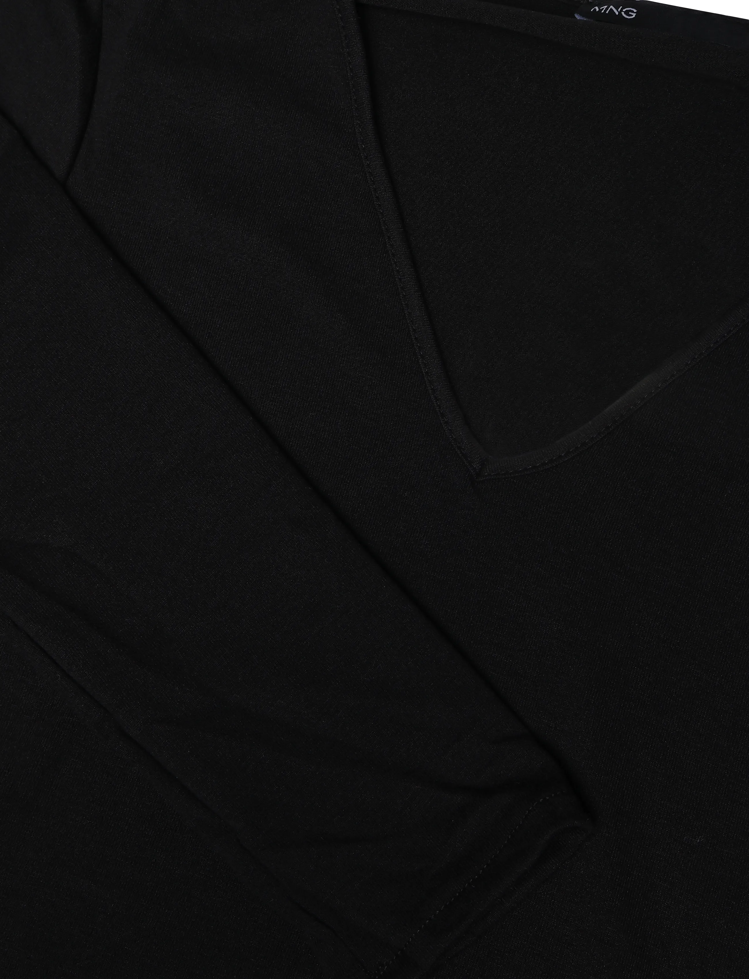 Mango - Fitted V-neck T-shirt - långärmade toppar - black - 2