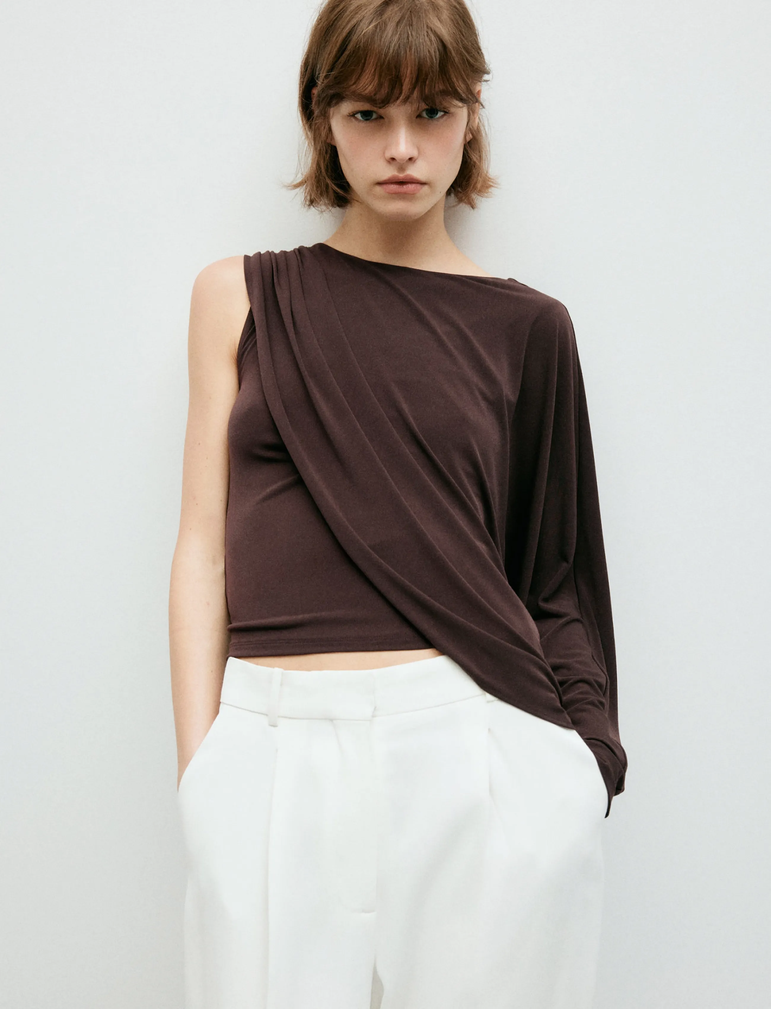 Mango Ruffled Asymmetrical Blouse, Kvinder, Flæset Asymmetrisk Bluse, Brun, Str: M