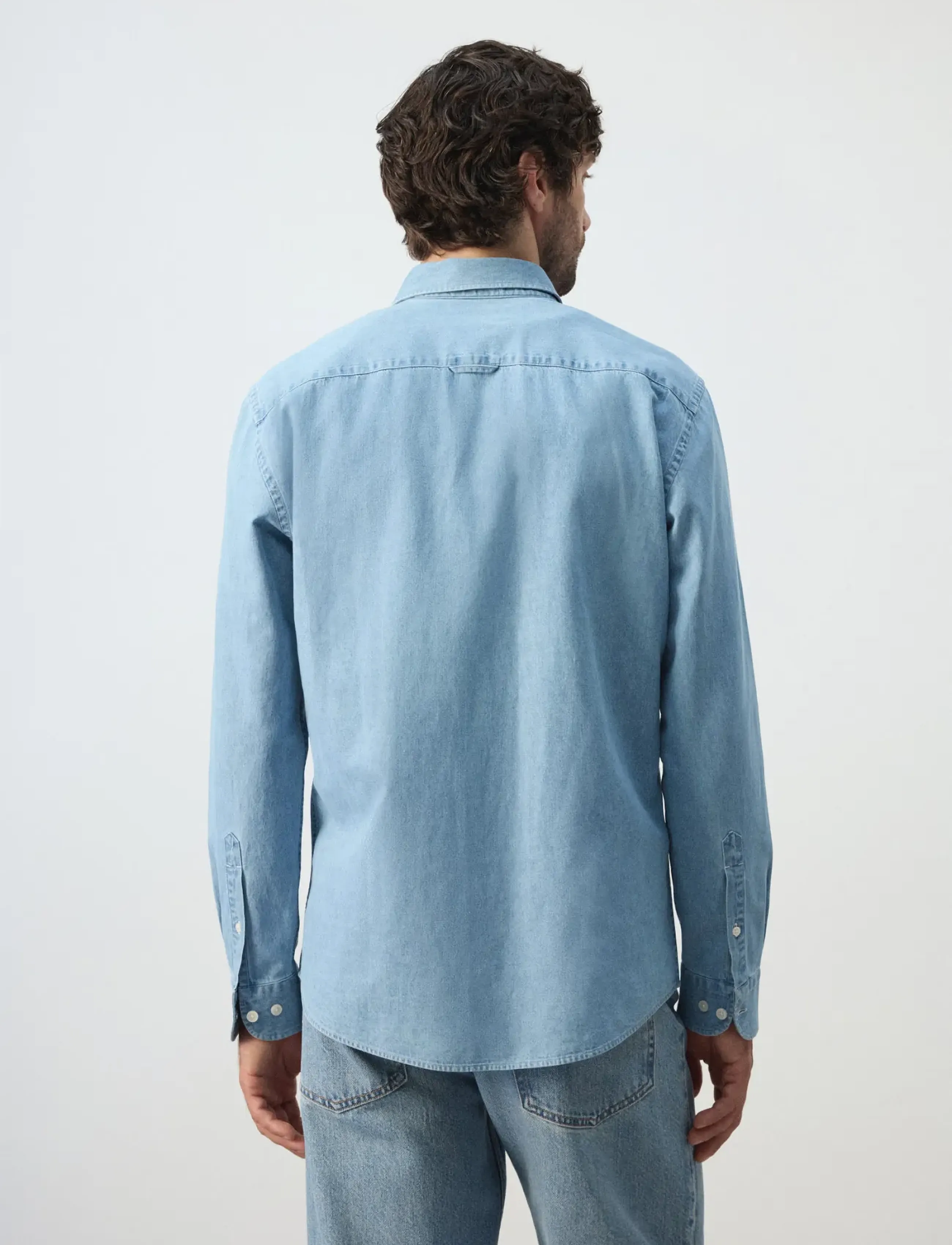 Mango - Regular fit denim shirt - denimskjorter - open blue - 2