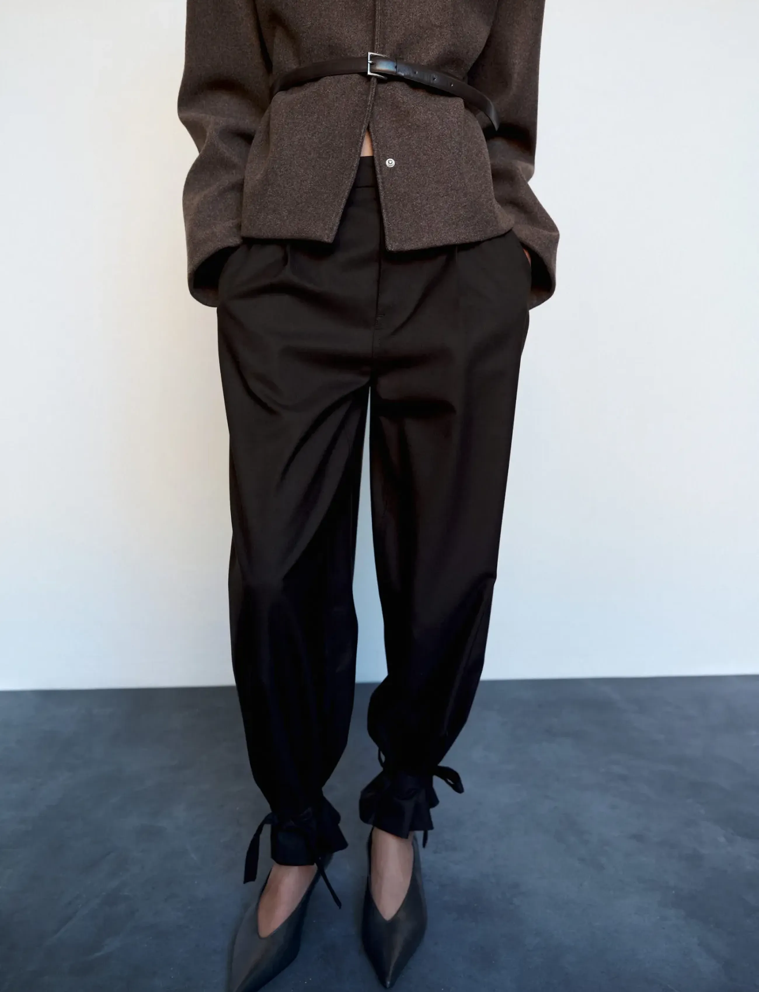 Mango Baggy trousers with ties - Kläder - DARK BROWN / brown