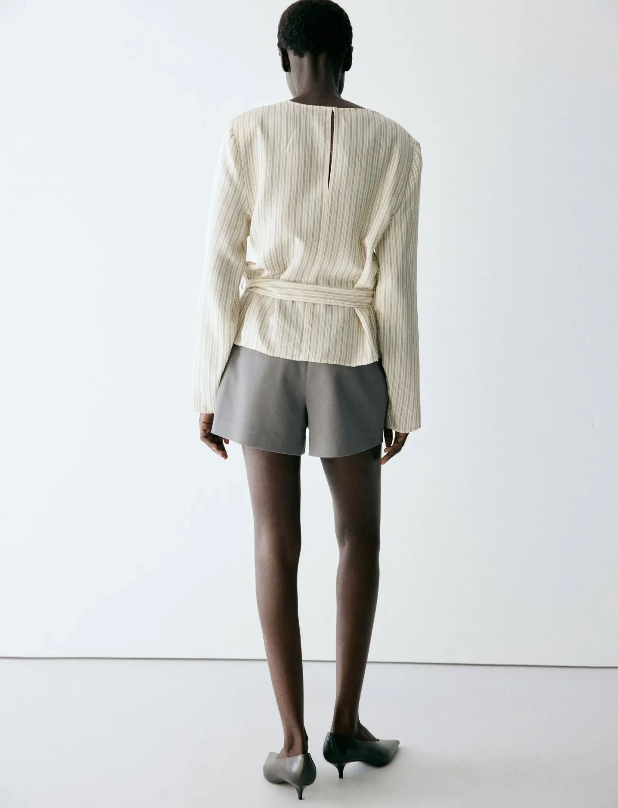 Mango - Striped blouse with tie at the waist - långärmade blusar - light beige - 2