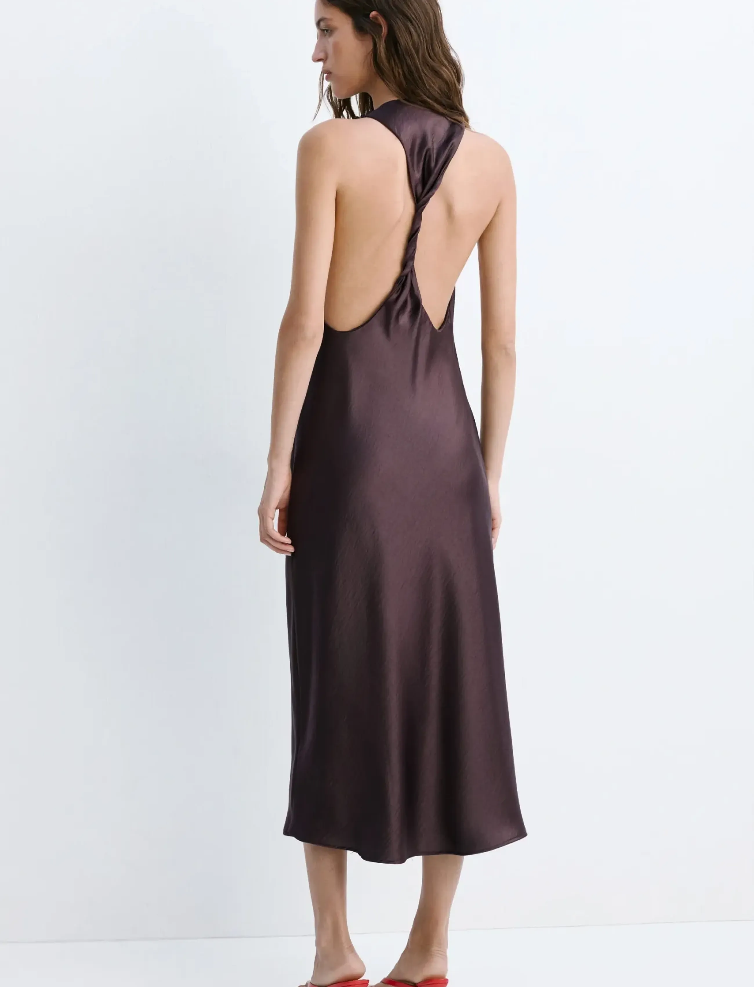 Mango - Back detail satin dress - slipklänningar - dark brown - 2