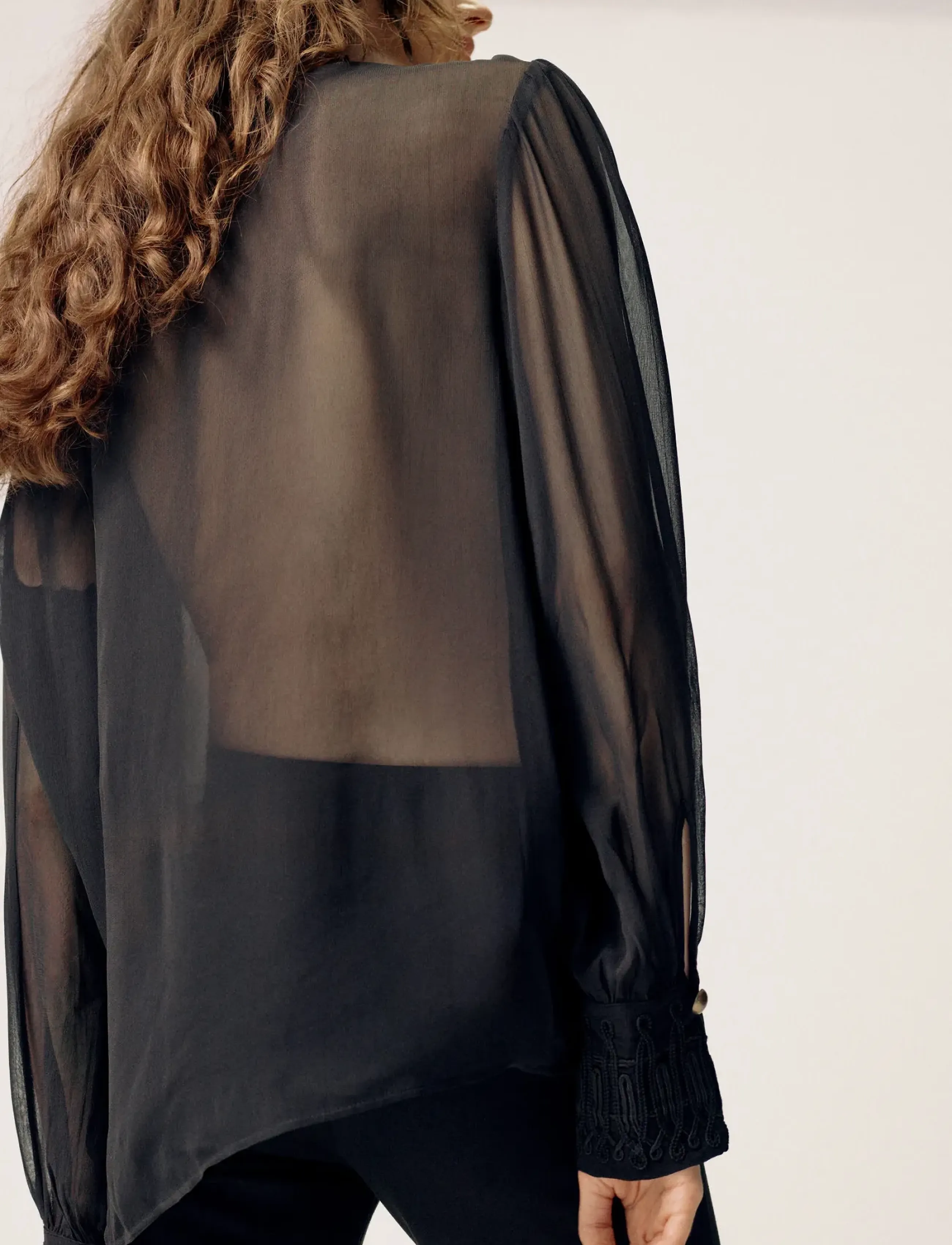 Mango - Chiffon blouse with frog closures - långärmade blusar - black - 3