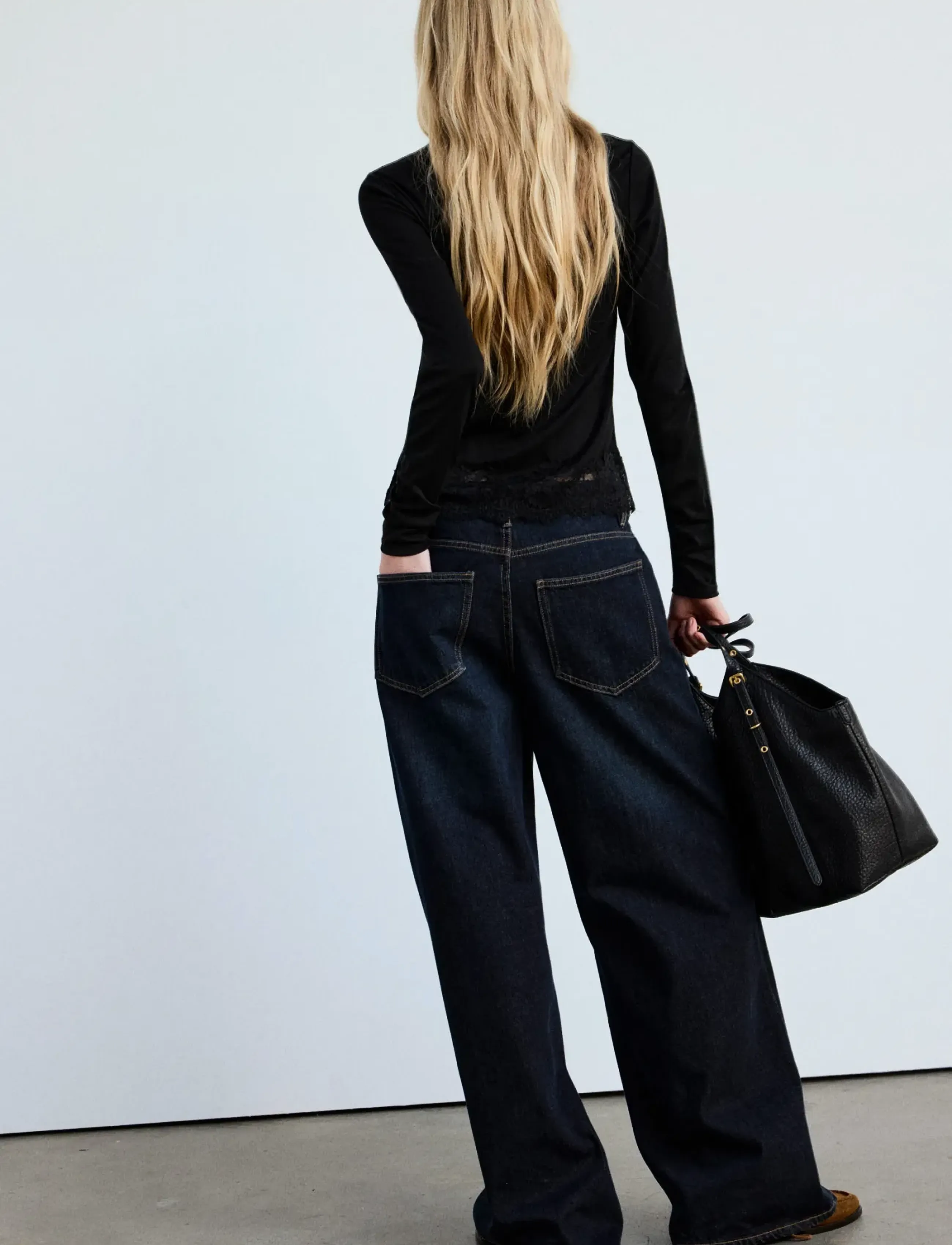 Mango - Fitted T-shirt with lace trim - langærmede toppe - black - 3