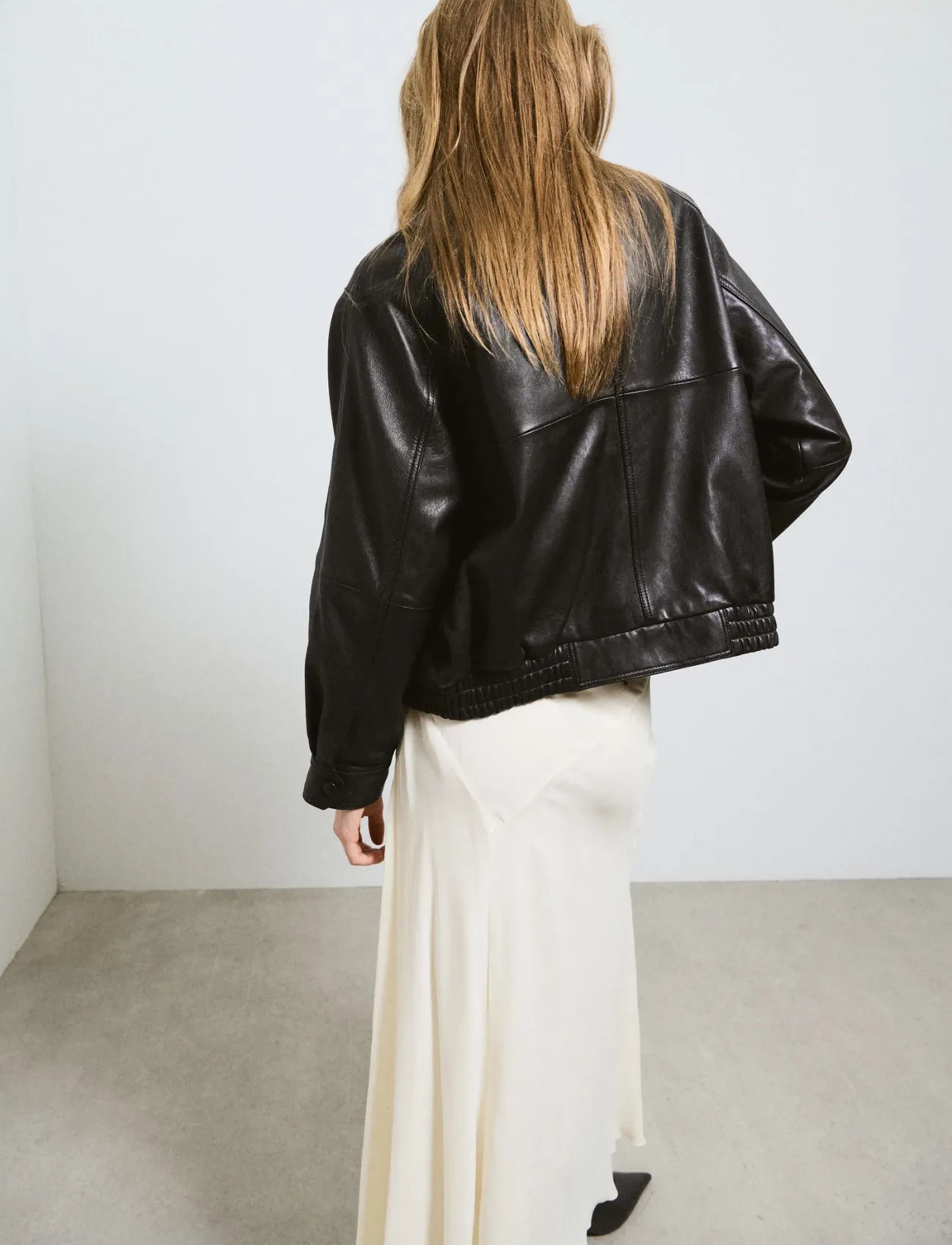 Mango - Oversized leather jacket with funnel neck - bomberjakker - dark brown - 3