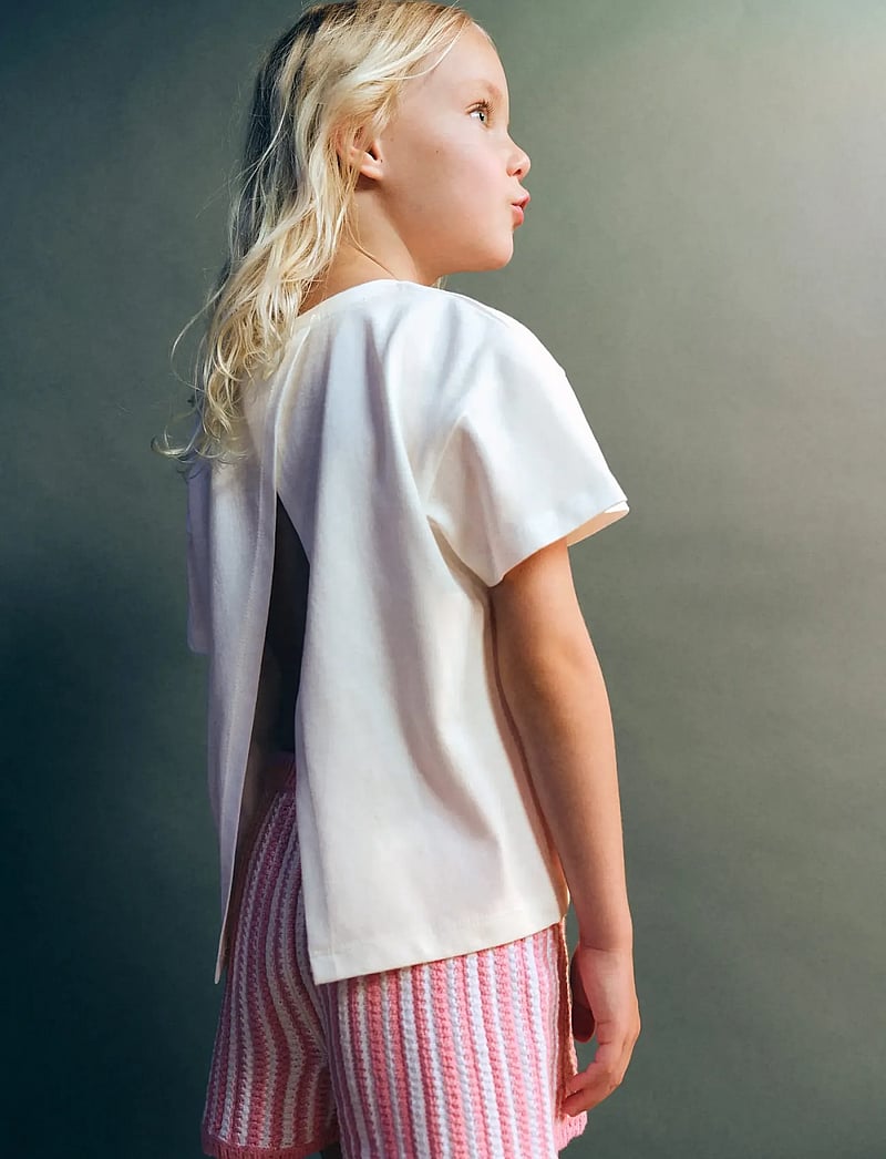 Mango - Embroidered palm tree T-shirt with back slit - kortärmade t-shirts - natural white - 0