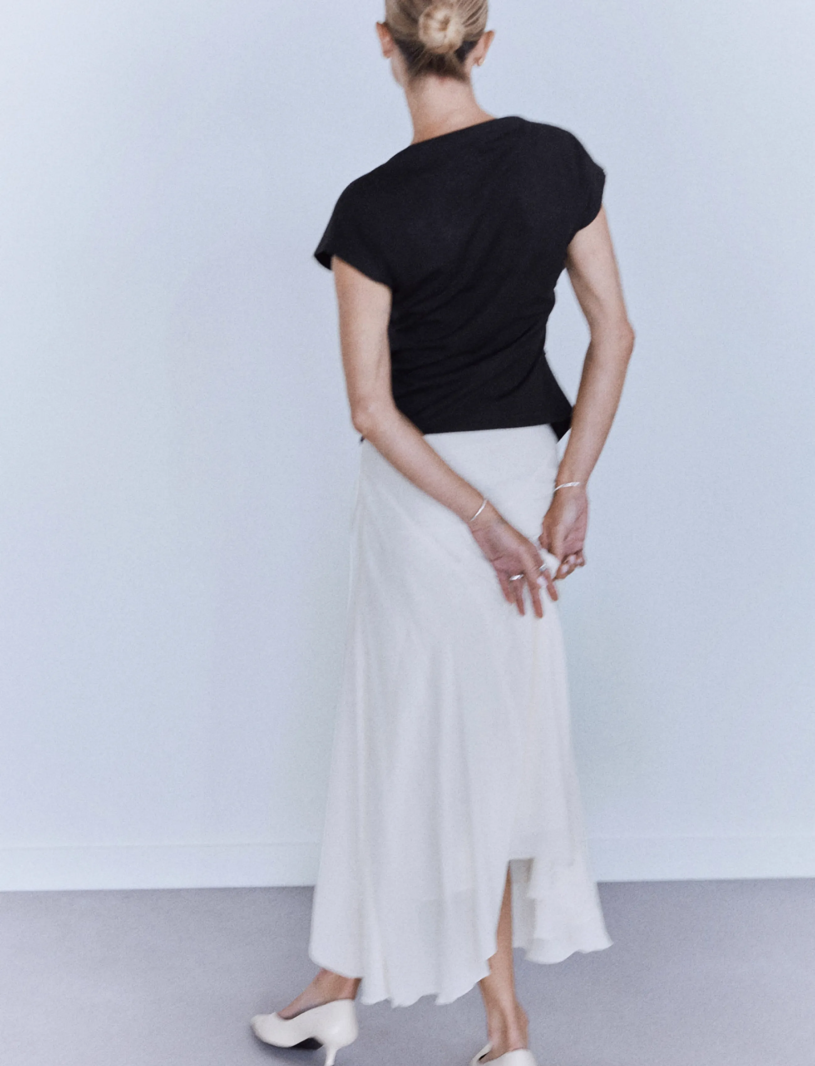 Mango - Asymmetric T-shirt with pleat detail - black - 2