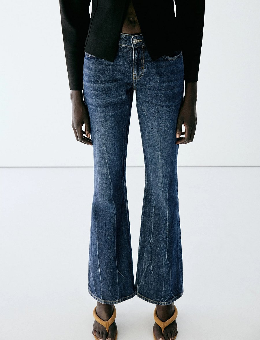 Mango - Low-rise flared jeans - utsvängda jeans - open blue - 0