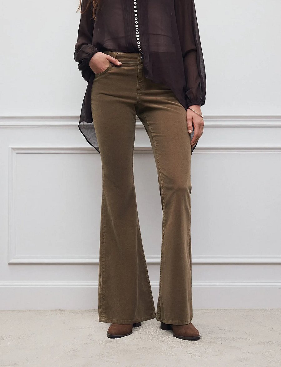 Mango - Flared corduroy trousers - bukser - medium brown - 0
