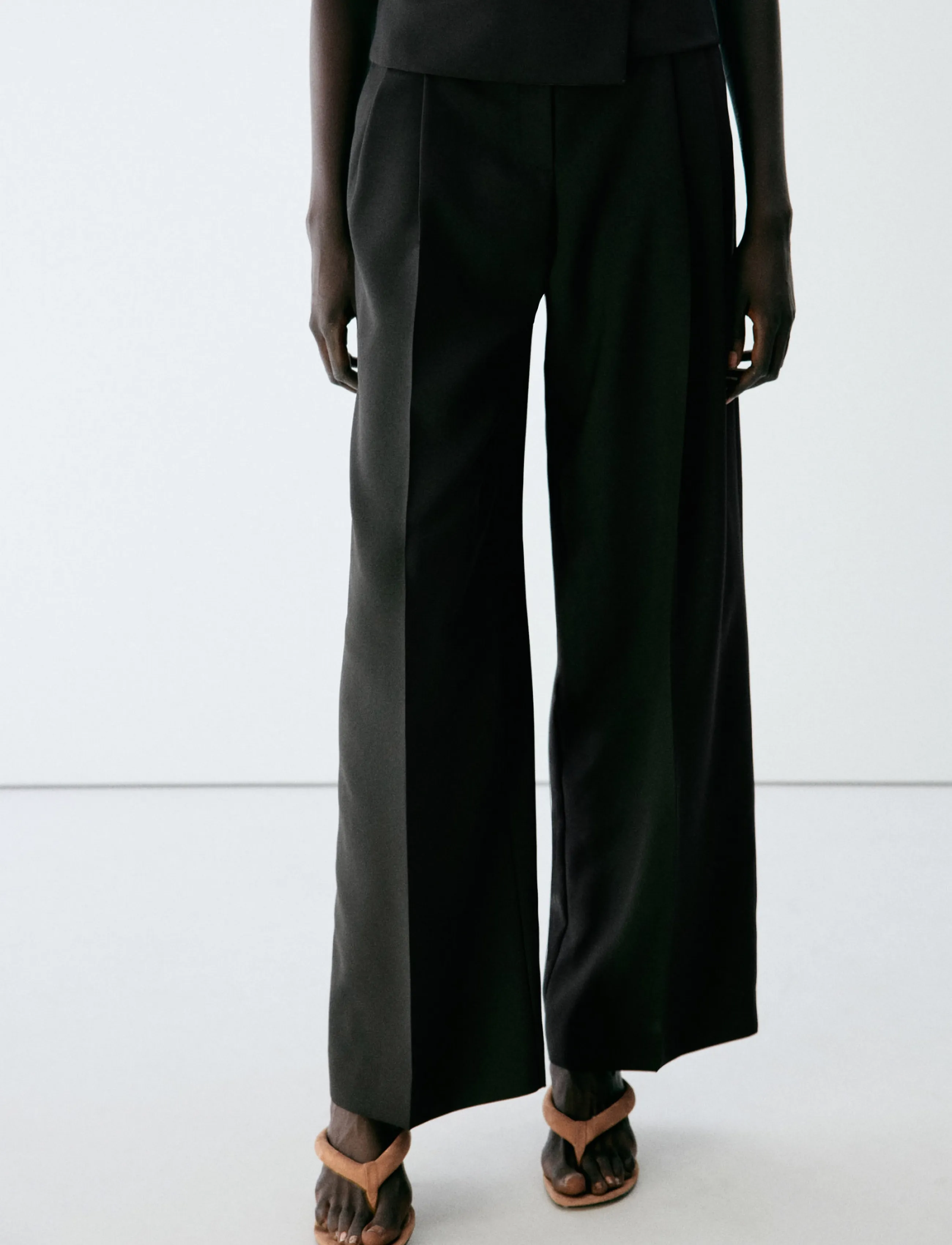Mango Straight-Fit Pleated Trousers, Kvinder, Plisserede Bukser, Sort, Str: 34