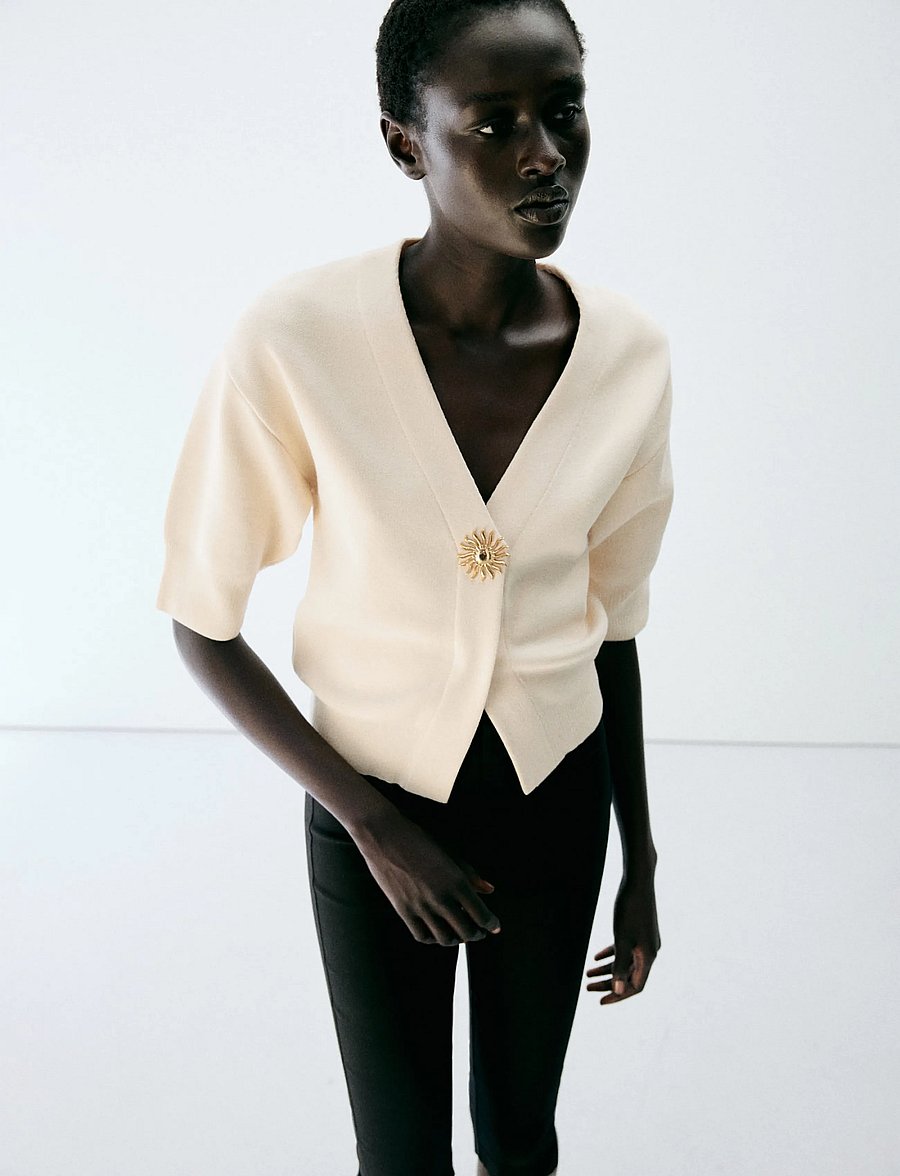 Mango - Knitted cardigan with jewel button - strickjacken - light beige - 0