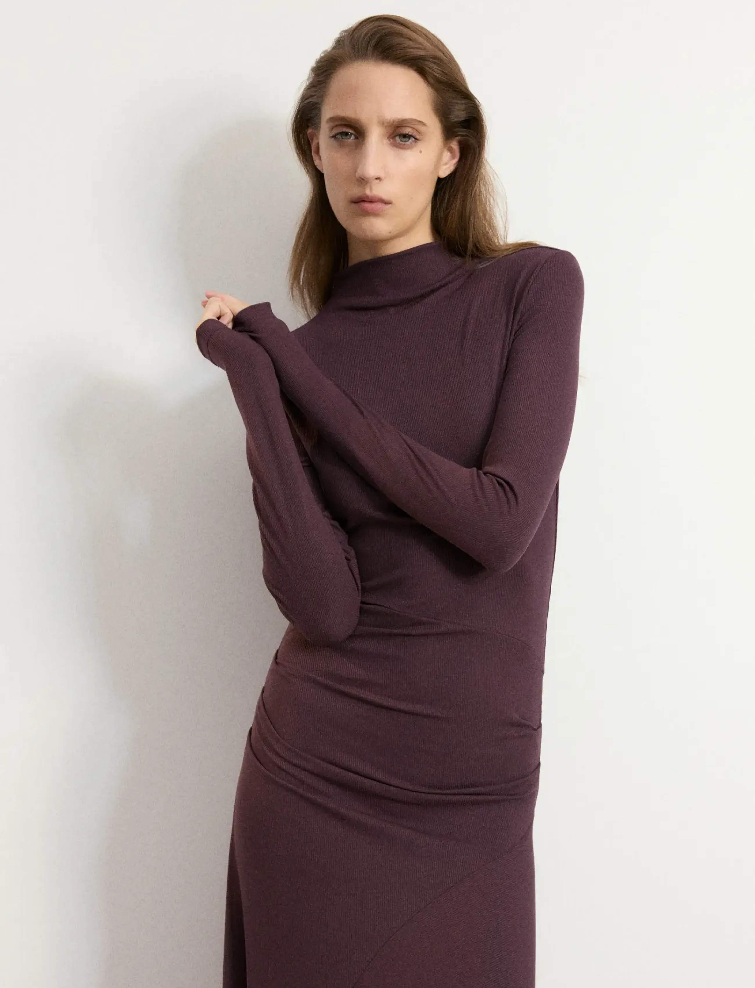 Mango Ruched side knitted dress - Festkjoler - DARK RED / burgundy
