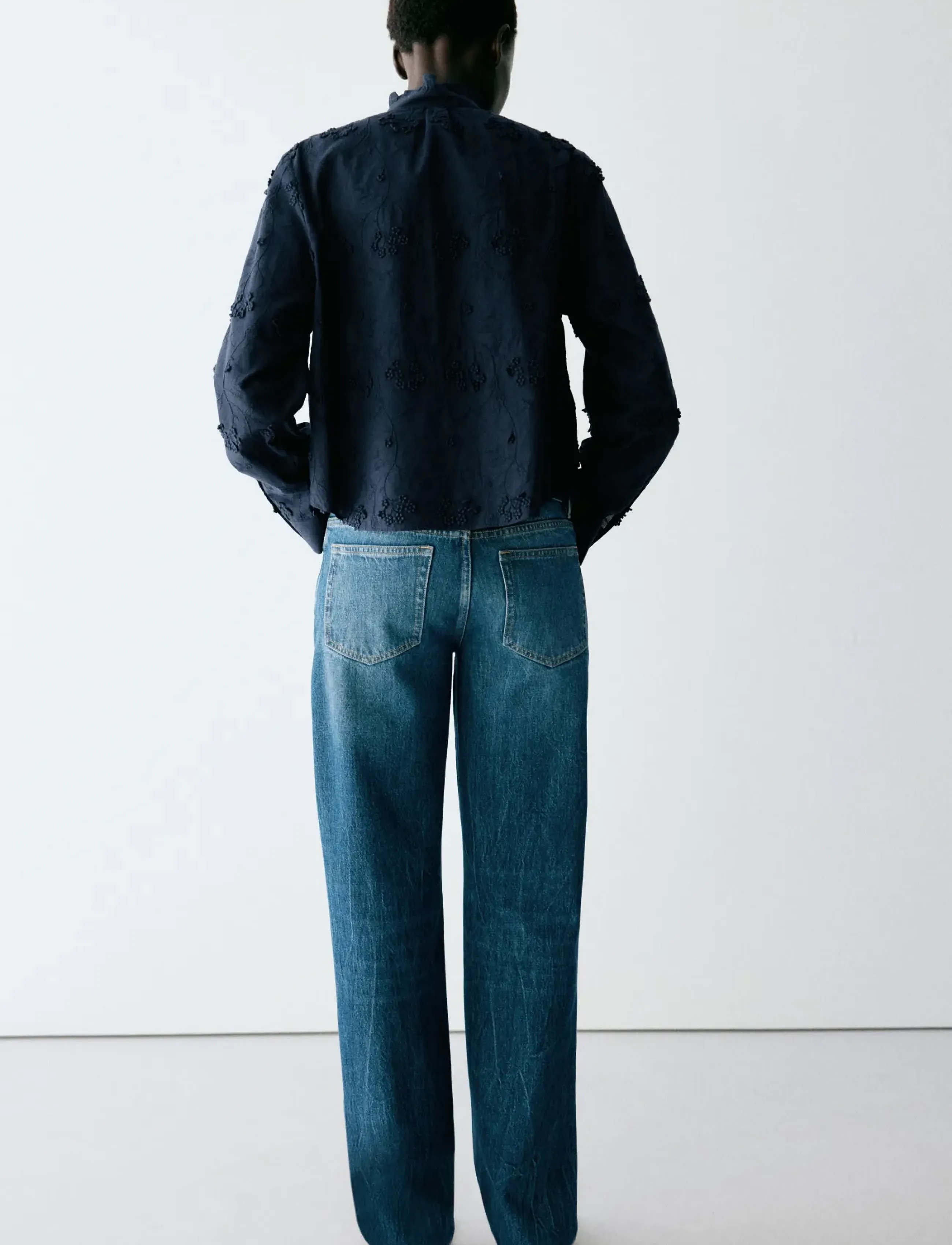 Mango - Embroidered blouse with frill detail - långärmade blusar - navy - 3