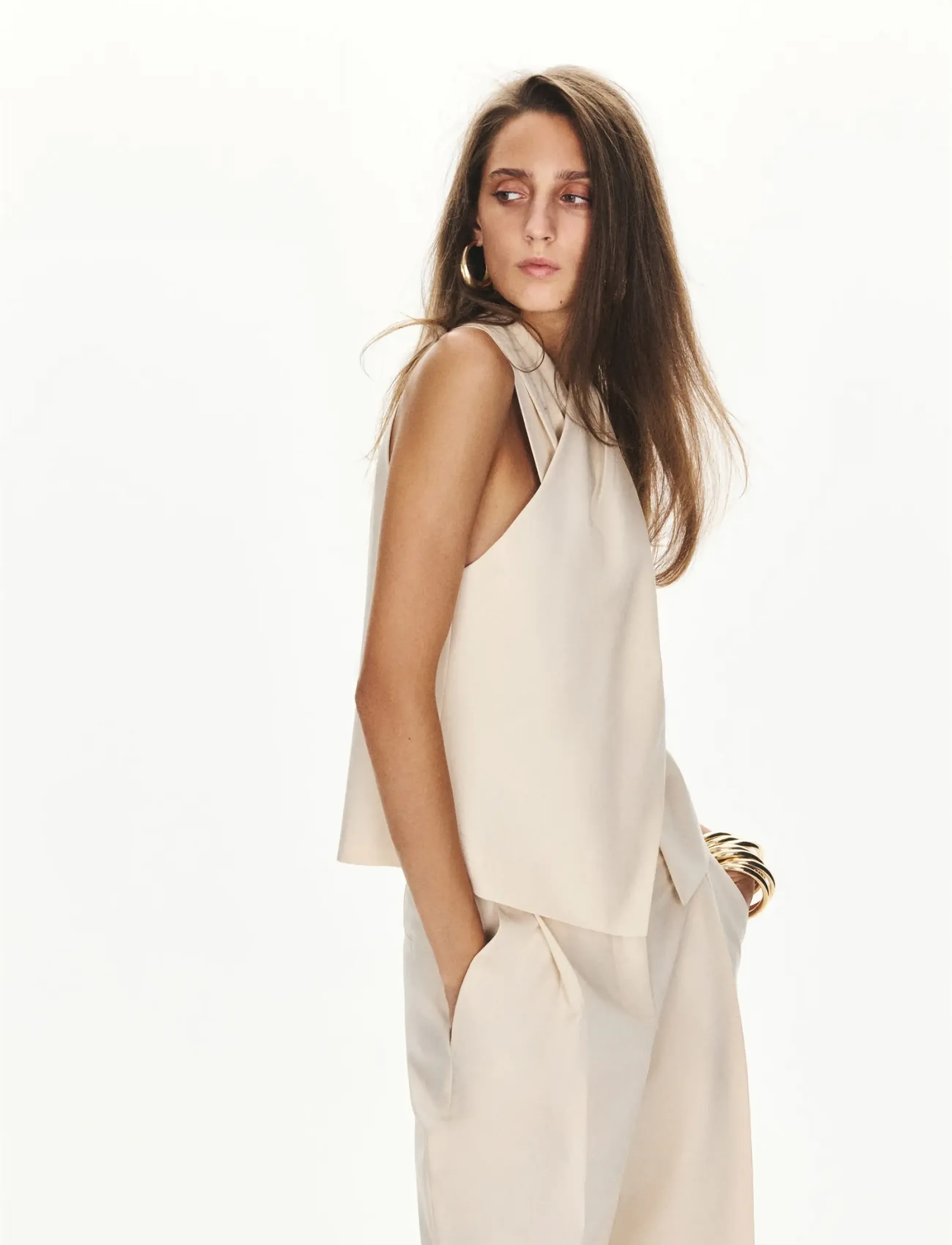 Mango - Wrap-over top with opening - Ärmlösa blusar - light beige - 0