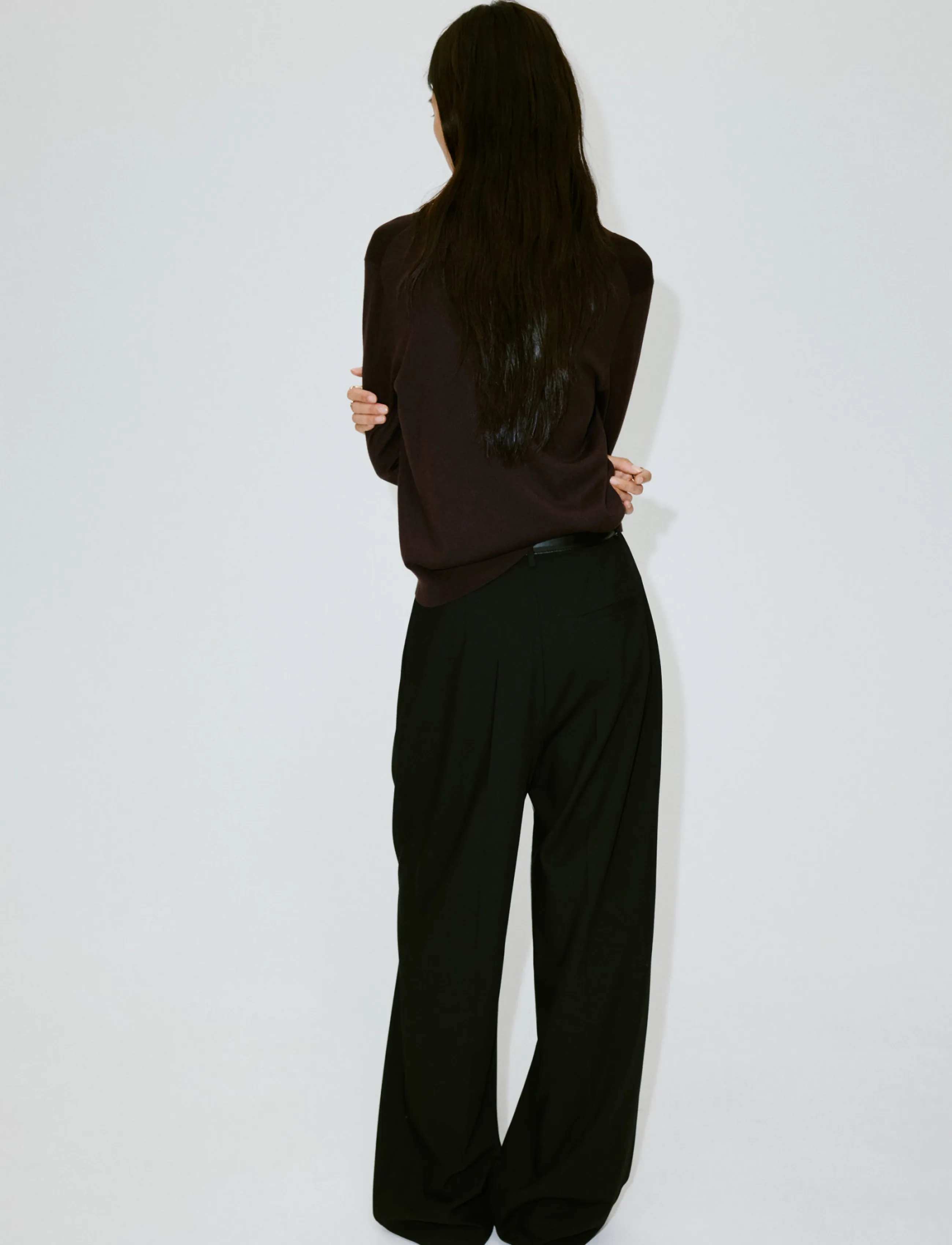 Mango - V-neck knit sweater - striktrøjer - dark brown - 2