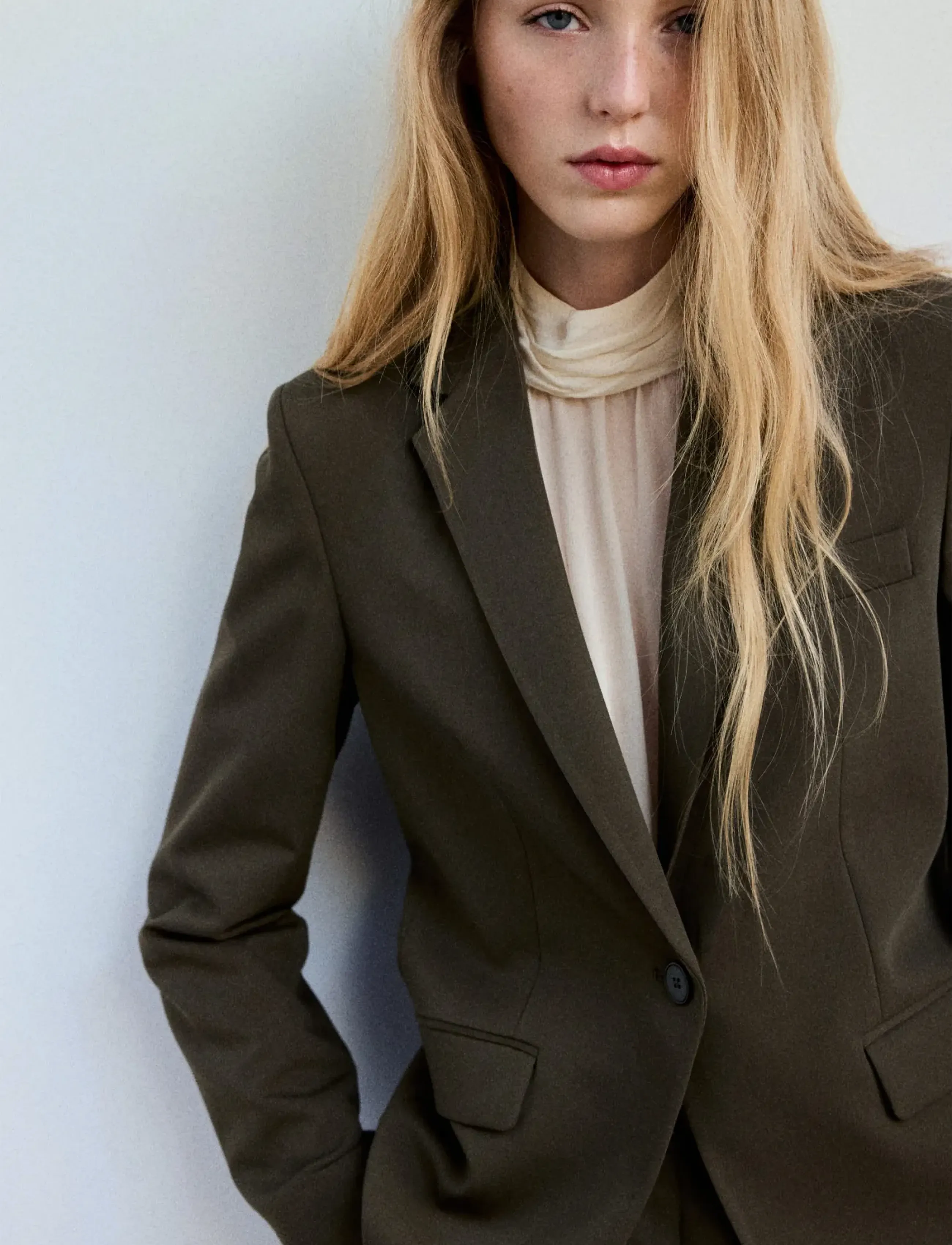 Mango - Fitted suit blazer - enkeltradede blazere - medium green - 0