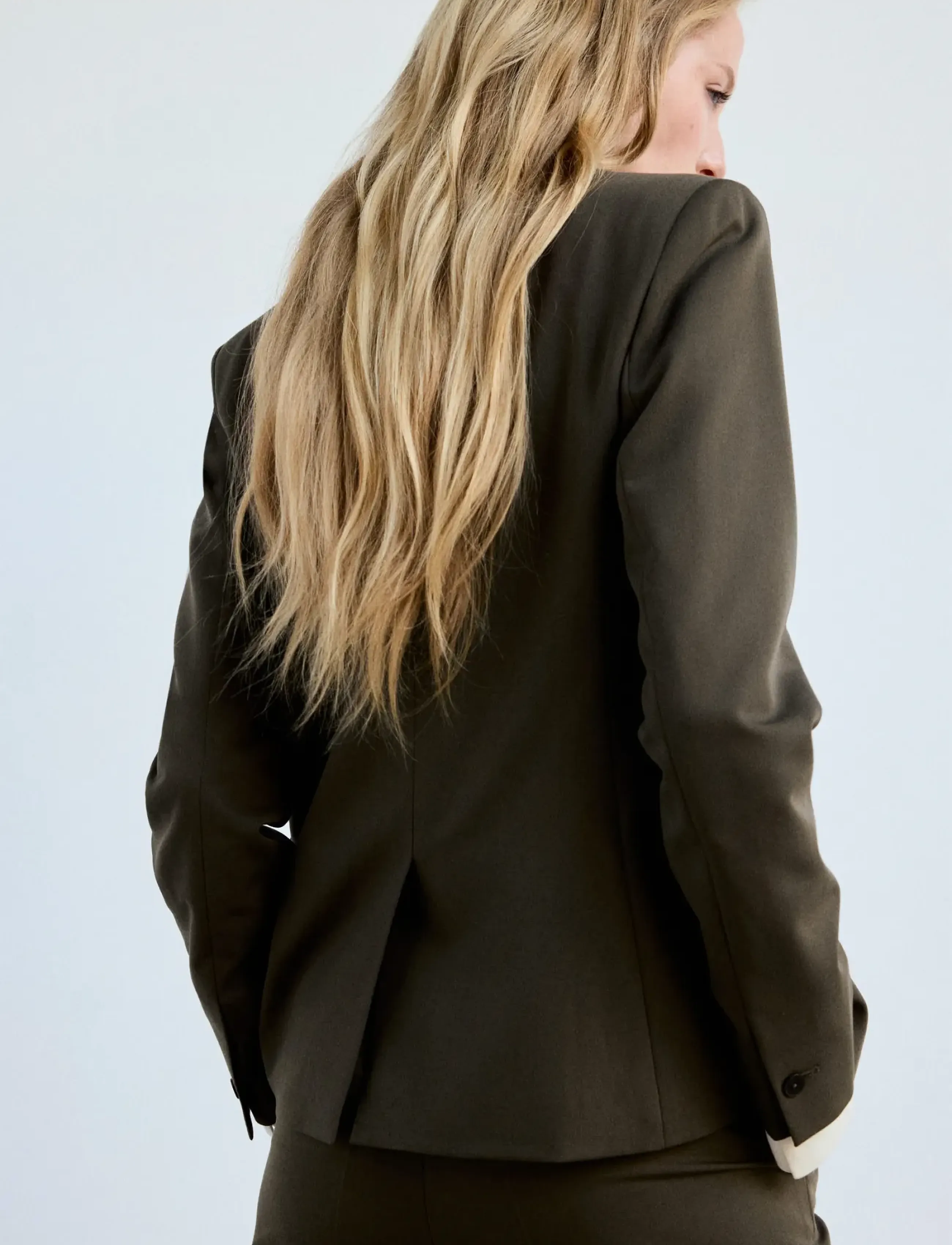Mango - Fitted suit blazer - enkeltradede blazere - medium green - 3
