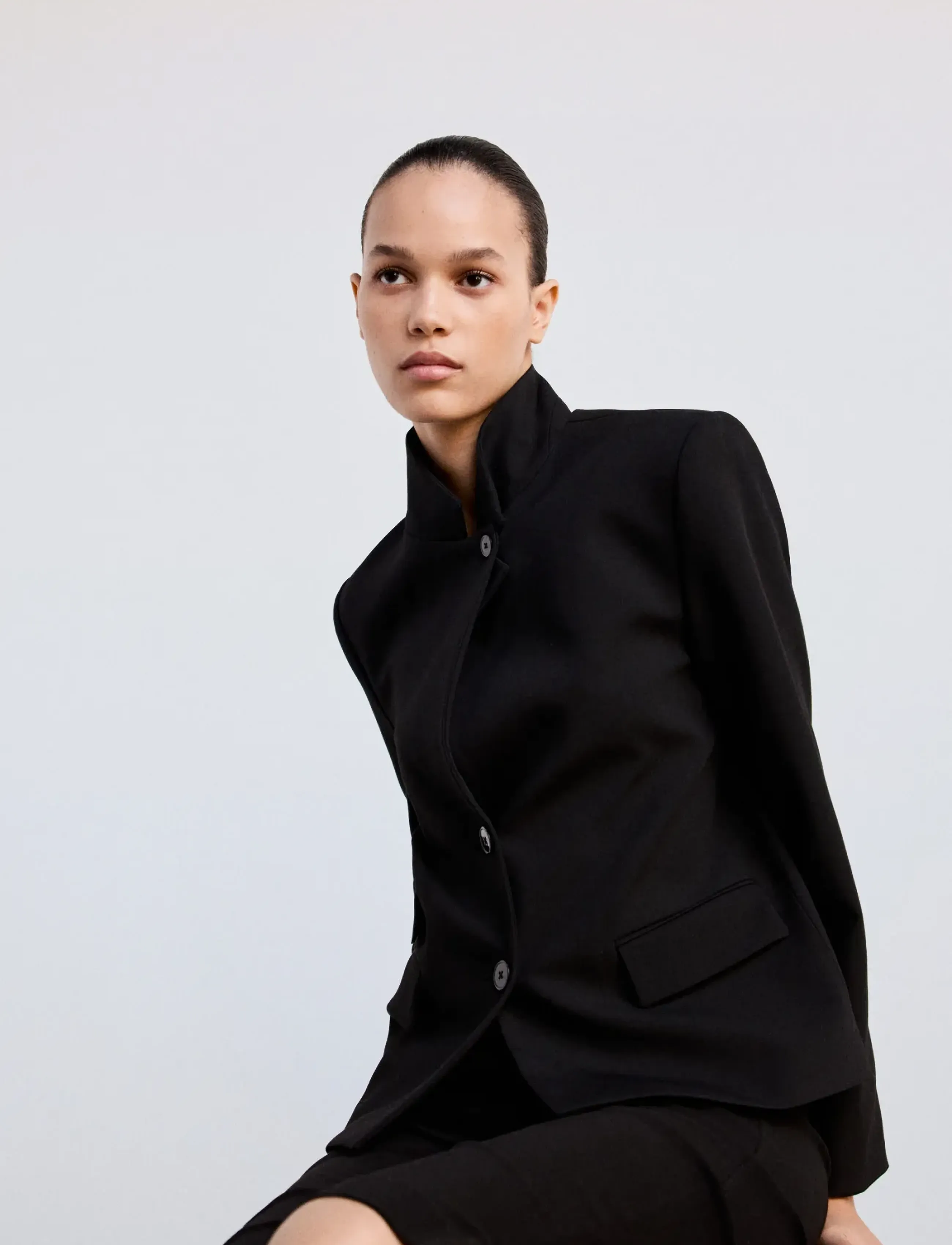 Mango - Straight-cut blazer with a stand-up collar - enkelknäppta kavajer - black - 0