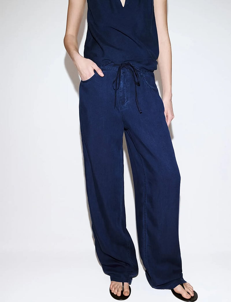 Mango - Denim pants with bow belt - bukser med brede ben - open blue - 0