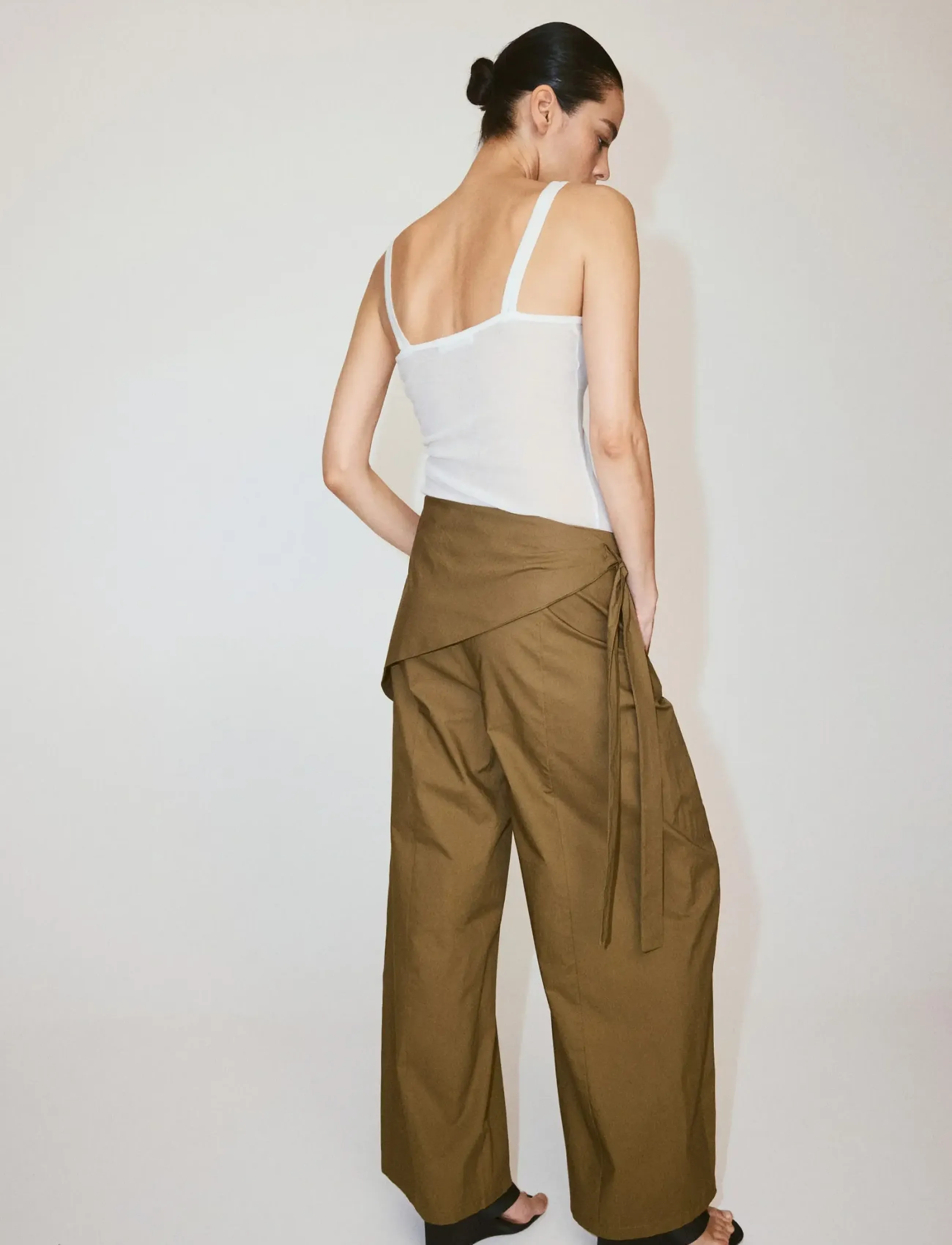 Mango - Straight-leg trousers with detachable scarf - straight leg hosen - beige - khaki - 2