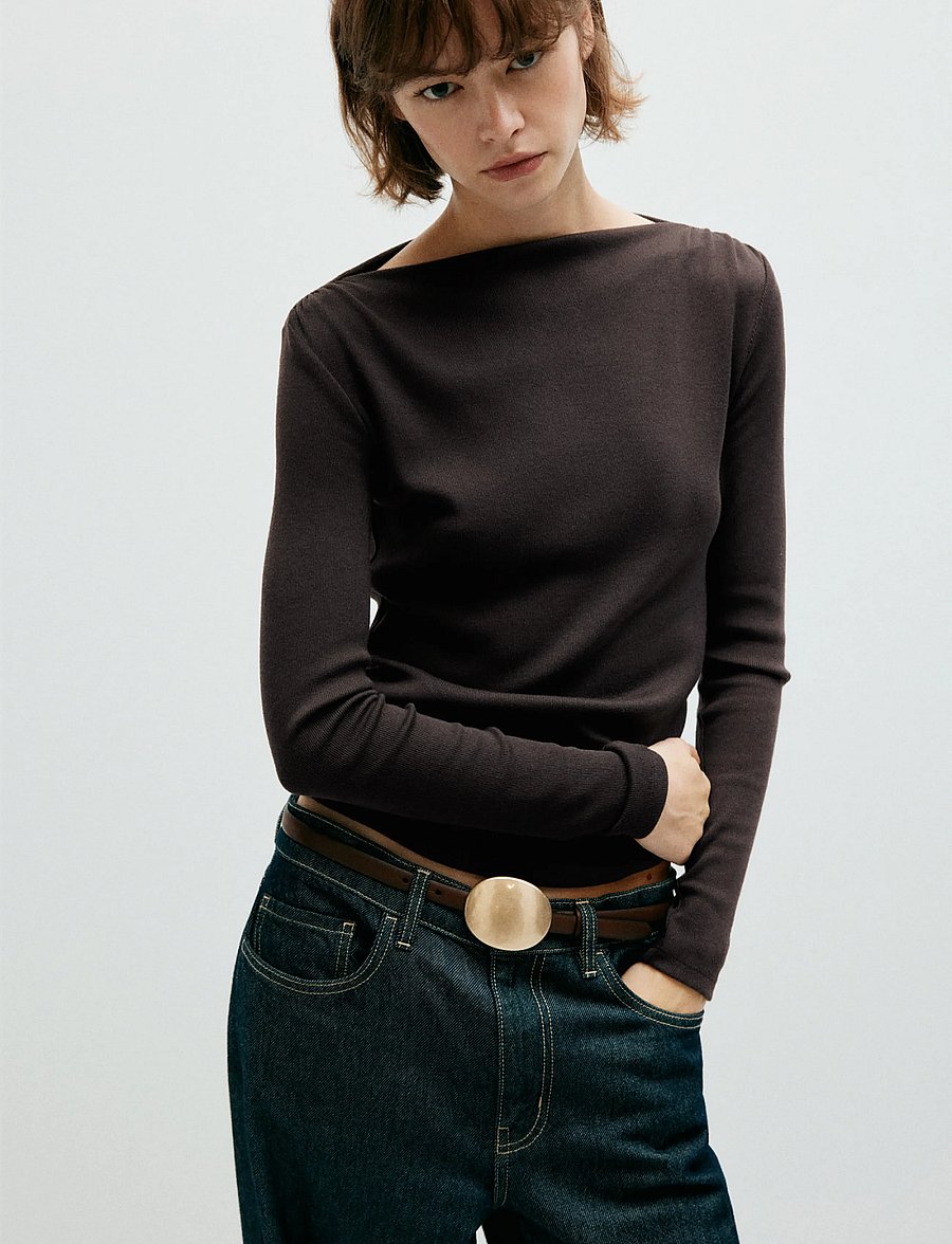 Mango - Long-sleeved boat-neck t-shirt - striktrøjer - dark brown - 0