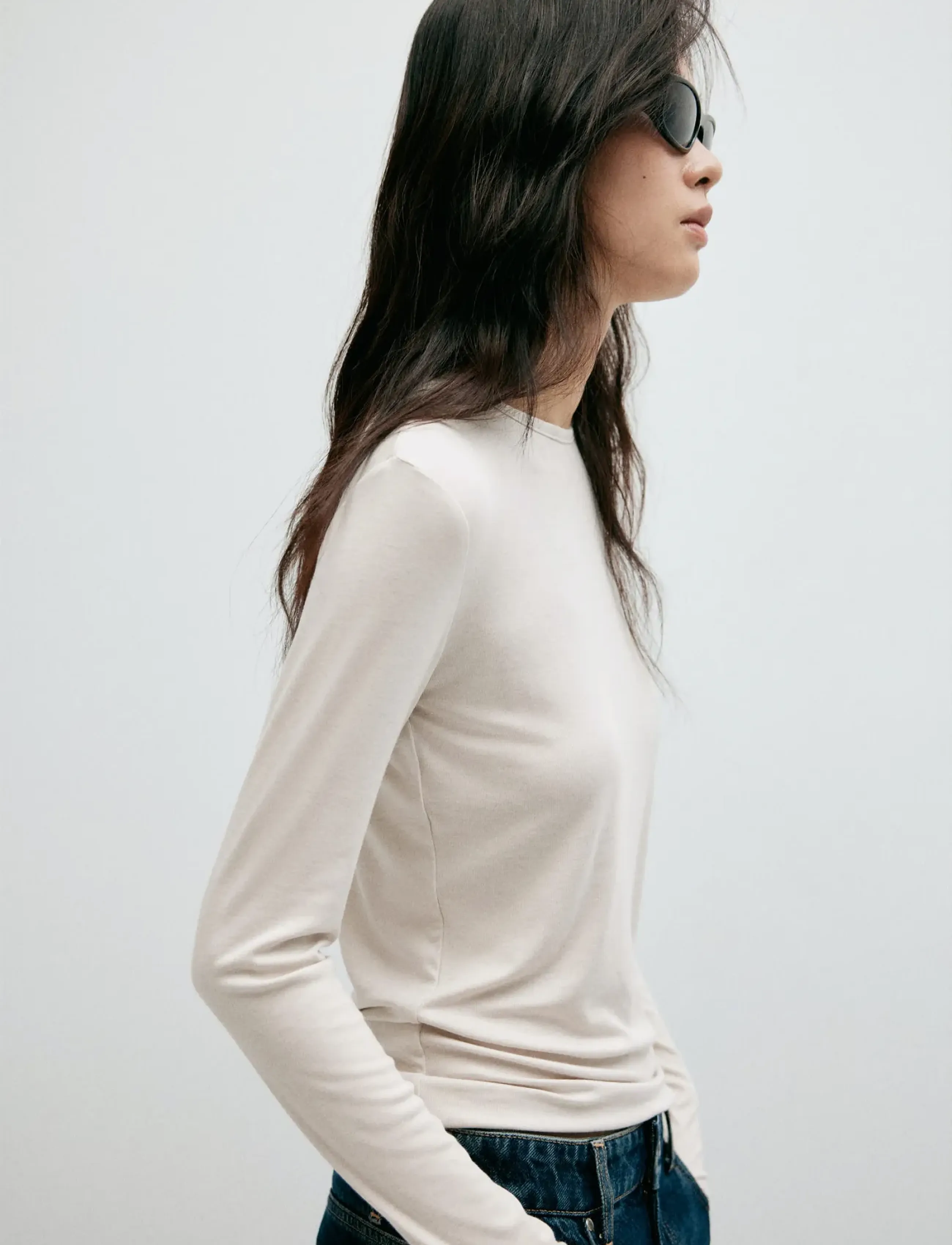 Mango - Long-sleeved fitted t-shirt - langærmede toppe - light beige - 0