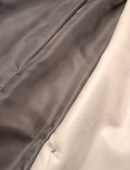 Mango - Leather-effect trench coat - kevättakit - light beige - 4