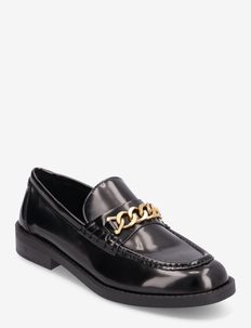 Chain loafers, Mango
