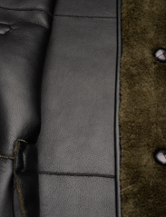 Mango - Fur-effect coat with appliqués - fake fur jakker - beige - khaki - 4
