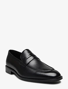 Aged-leather loafers, Mango