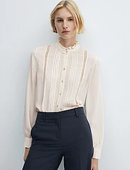 Mango - Lace trim shirt - pitkähihaiset puserot - natural white - 2