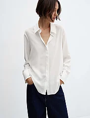Mango - Regular flowy shirt - langærmede skjorter - natural white - 2