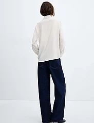 Mango - Regular flowy shirt - langærmede skjorter - natural white - 3