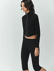 Mango - Cropped jacket with zip - langärmlige tops - black - 0