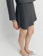 Mango - Pleated mini-skirt - plisserade kjolar - grey - 2